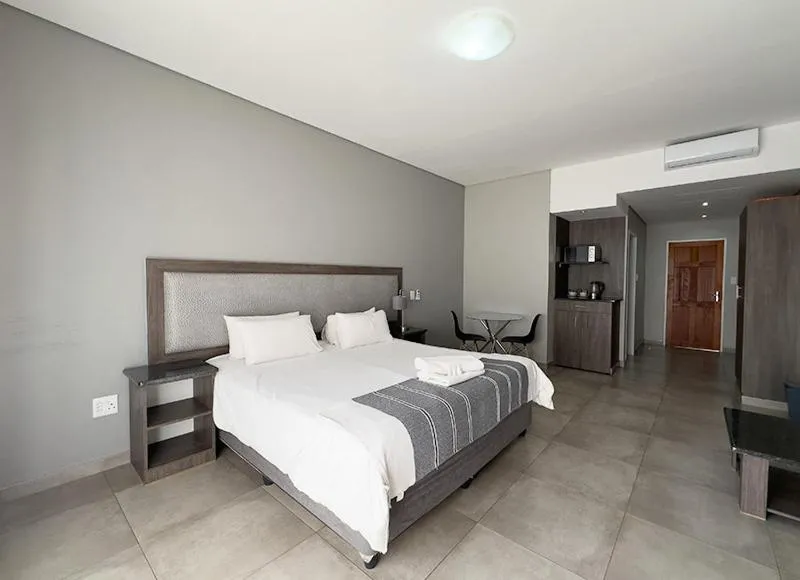 Bed in Manor Hills Guest Lodge