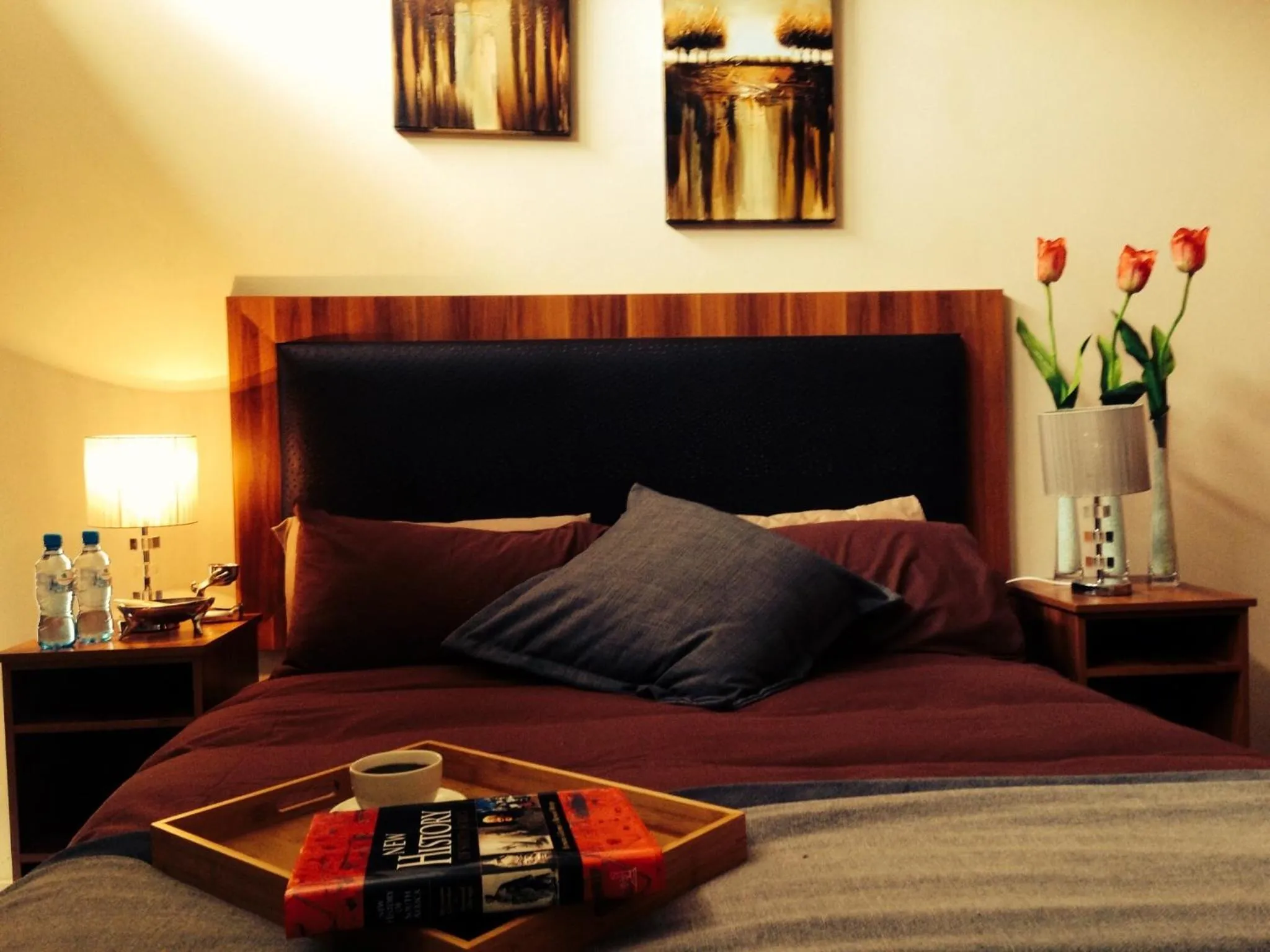 Bed in Manor Hills Guest Lodge