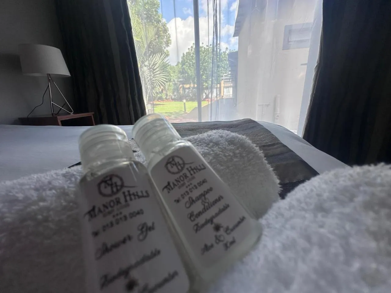 Bed in Manor Hills Guest Lodge