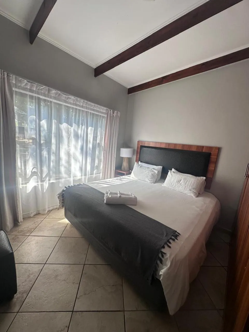 Bed in Manor Hills Guest Lodge