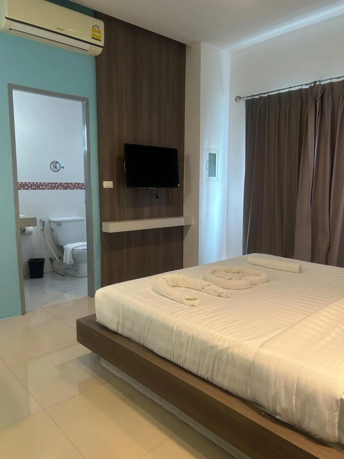 Bedroom, Bed in Hotel The Journey Patong New