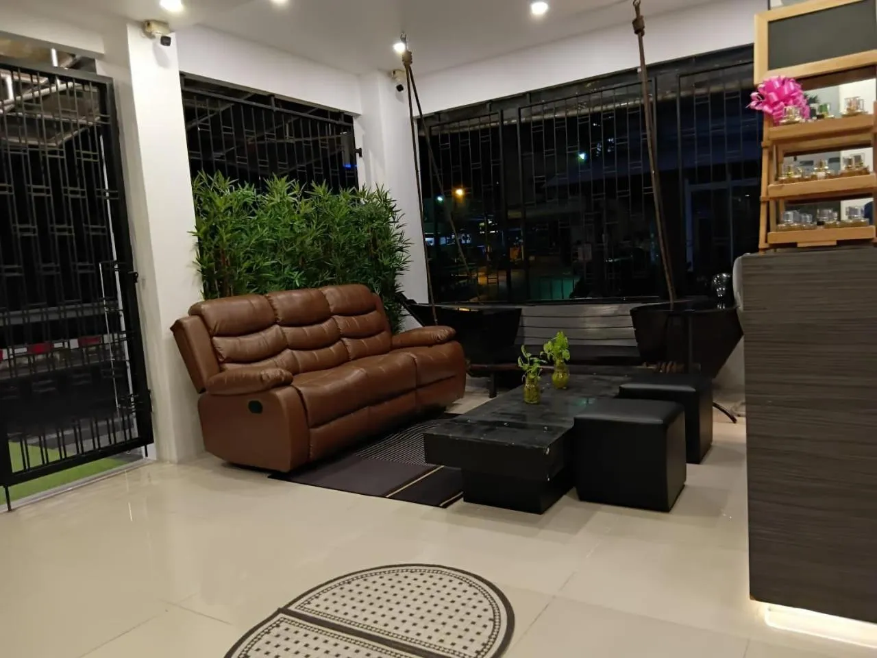 Seating area in Hotel The Journey Patong New