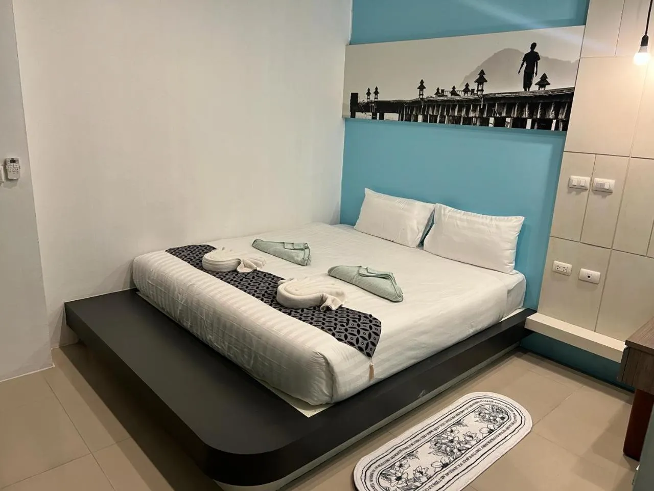 Photo of the whole room, Bed in Hotel The Journey Patong New