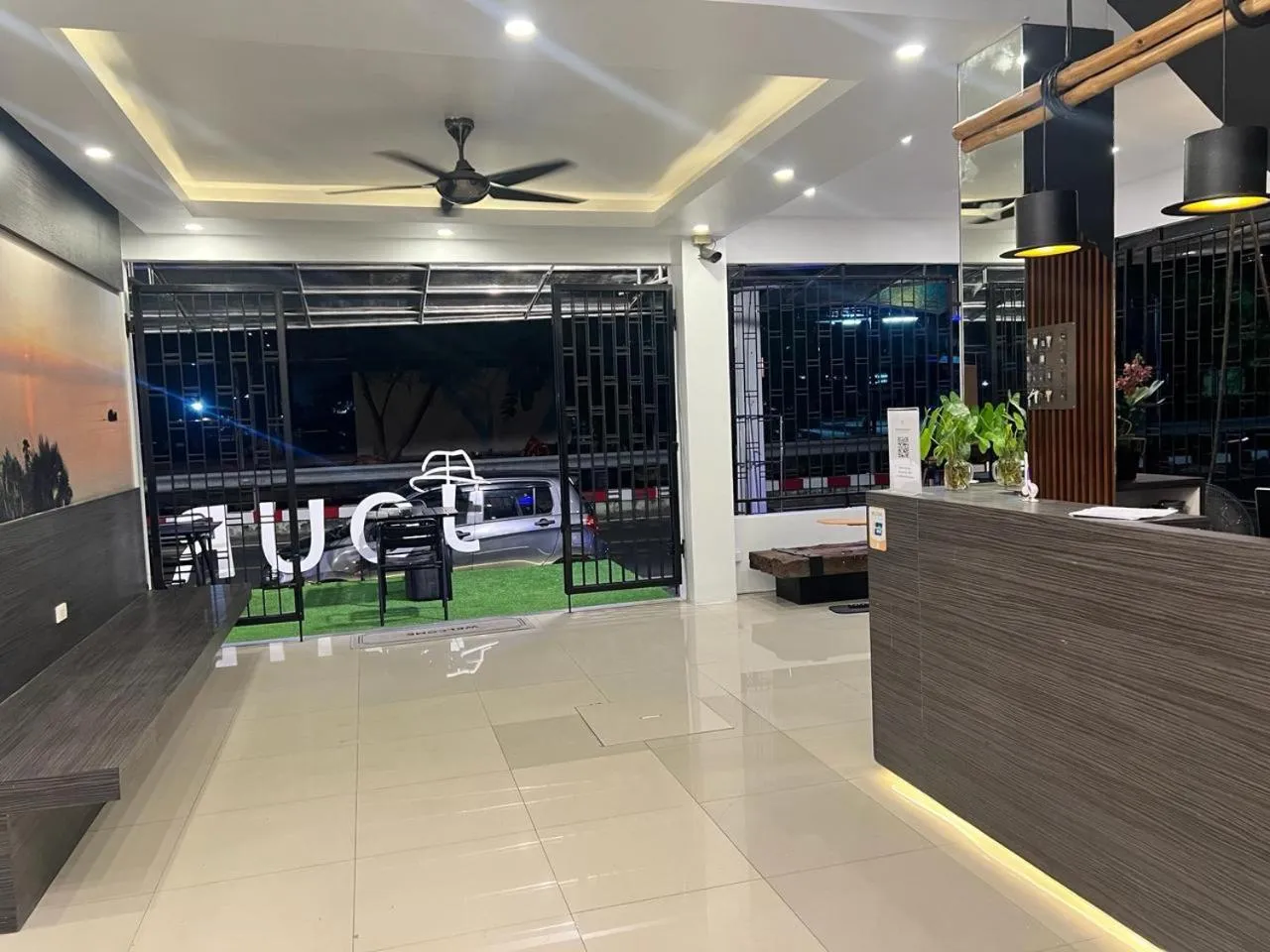 Lobby or reception in Hotel The Journey Patong New