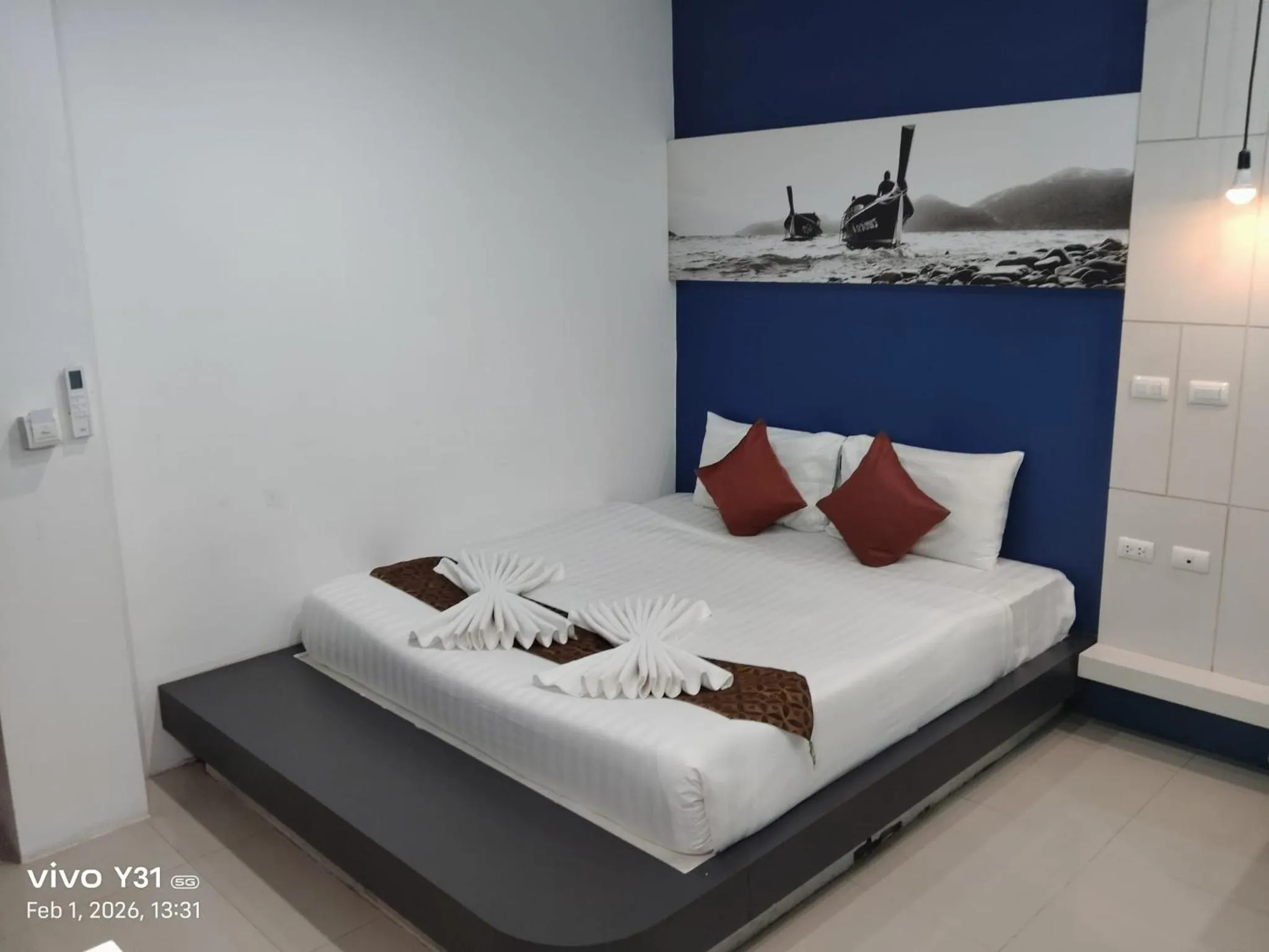 Bed in Hotel The Journey Patong New