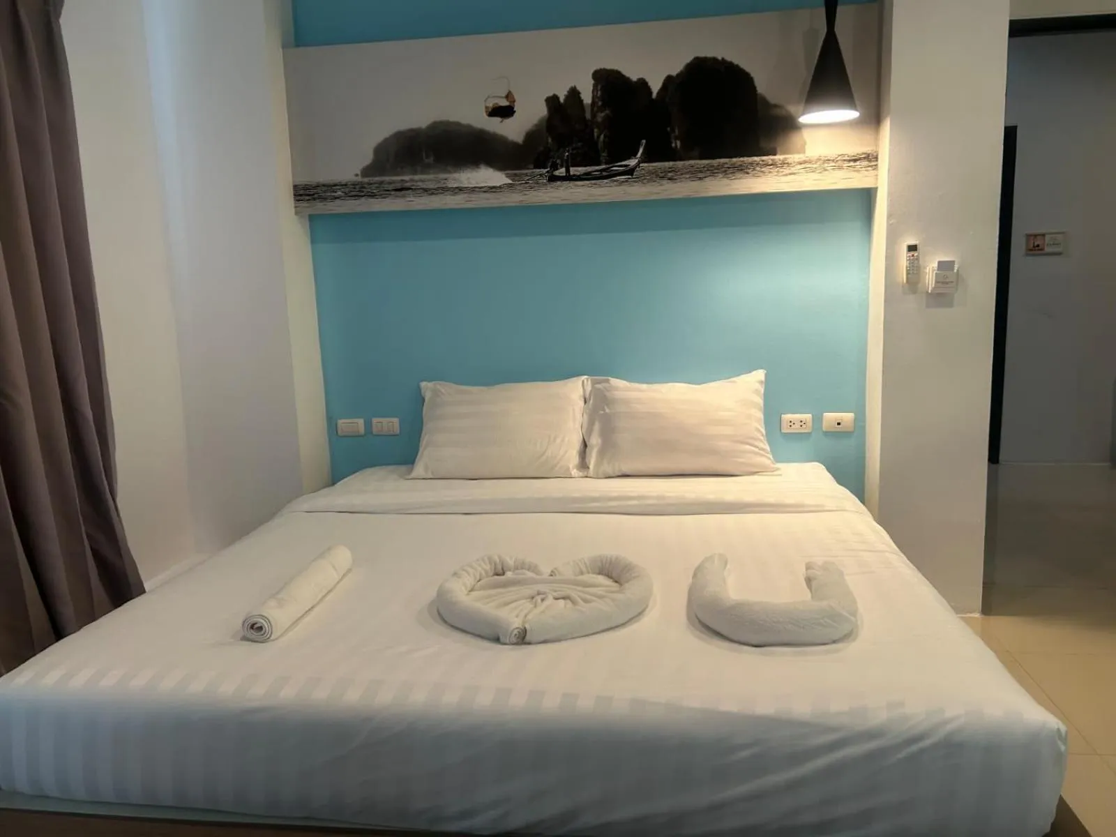 Bed in Hotel The Journey Patong New