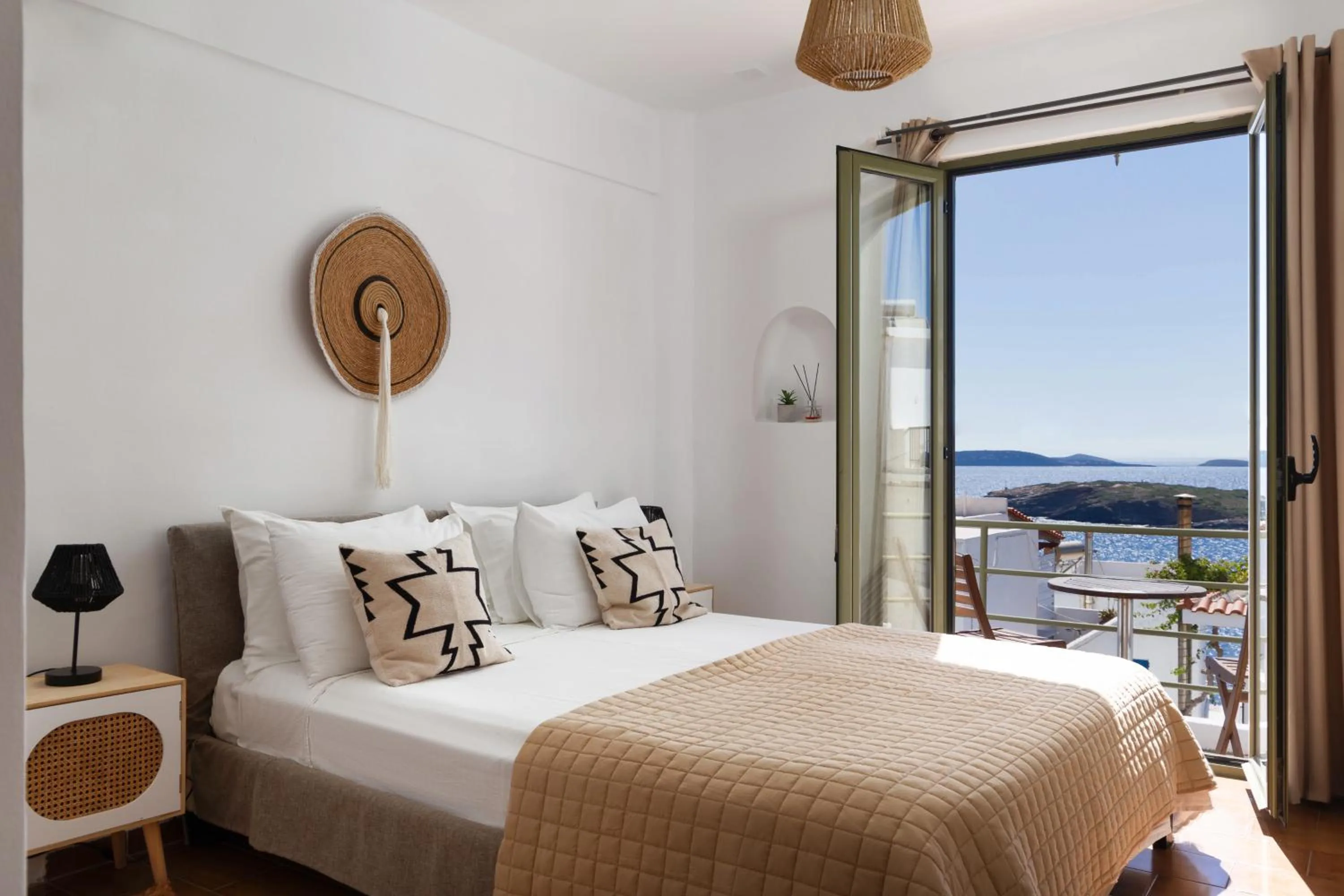 Bed in Villa Fiamegou Andros