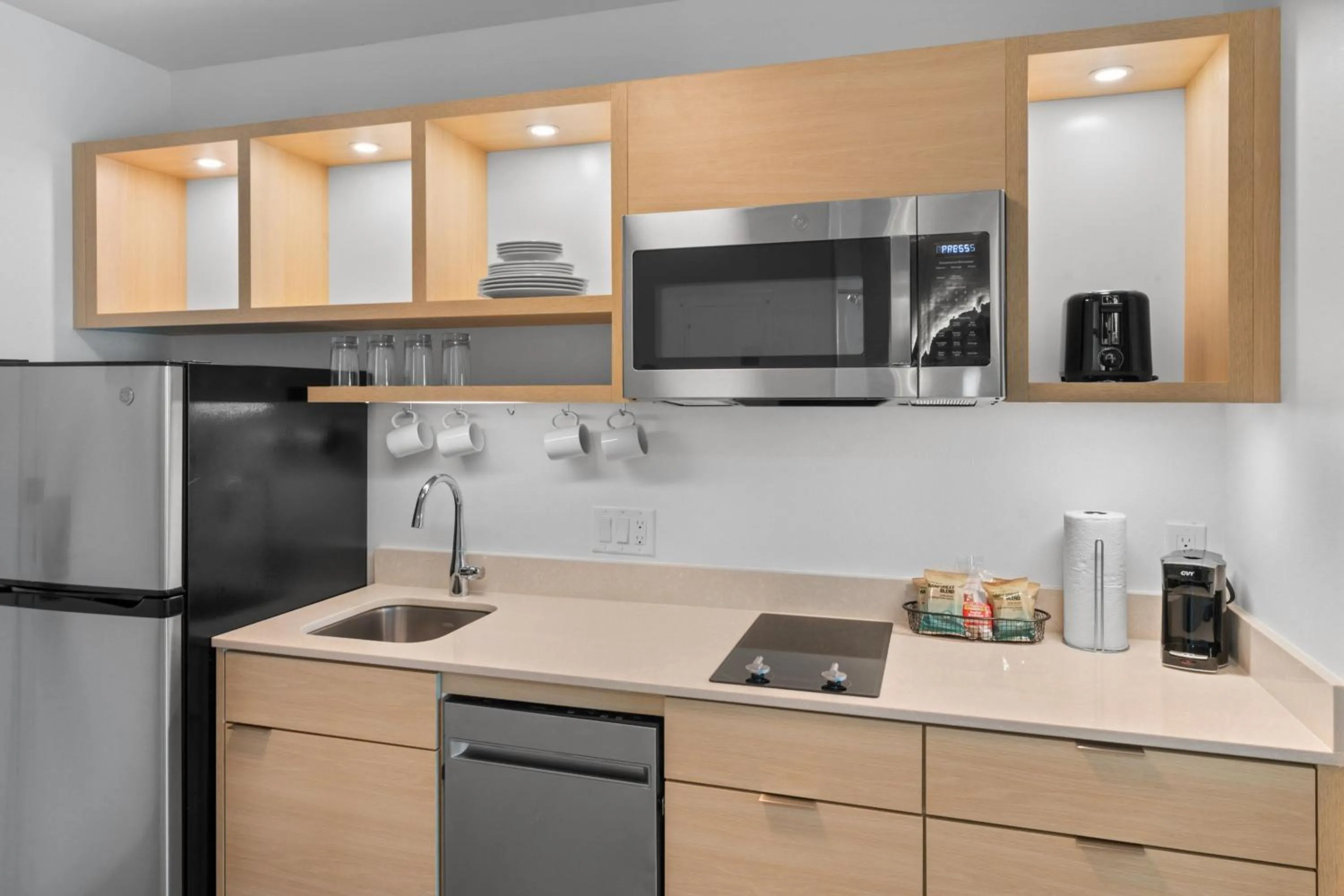 Kitchen or kitchenette in TownePlace Suites Jacksonville Airport