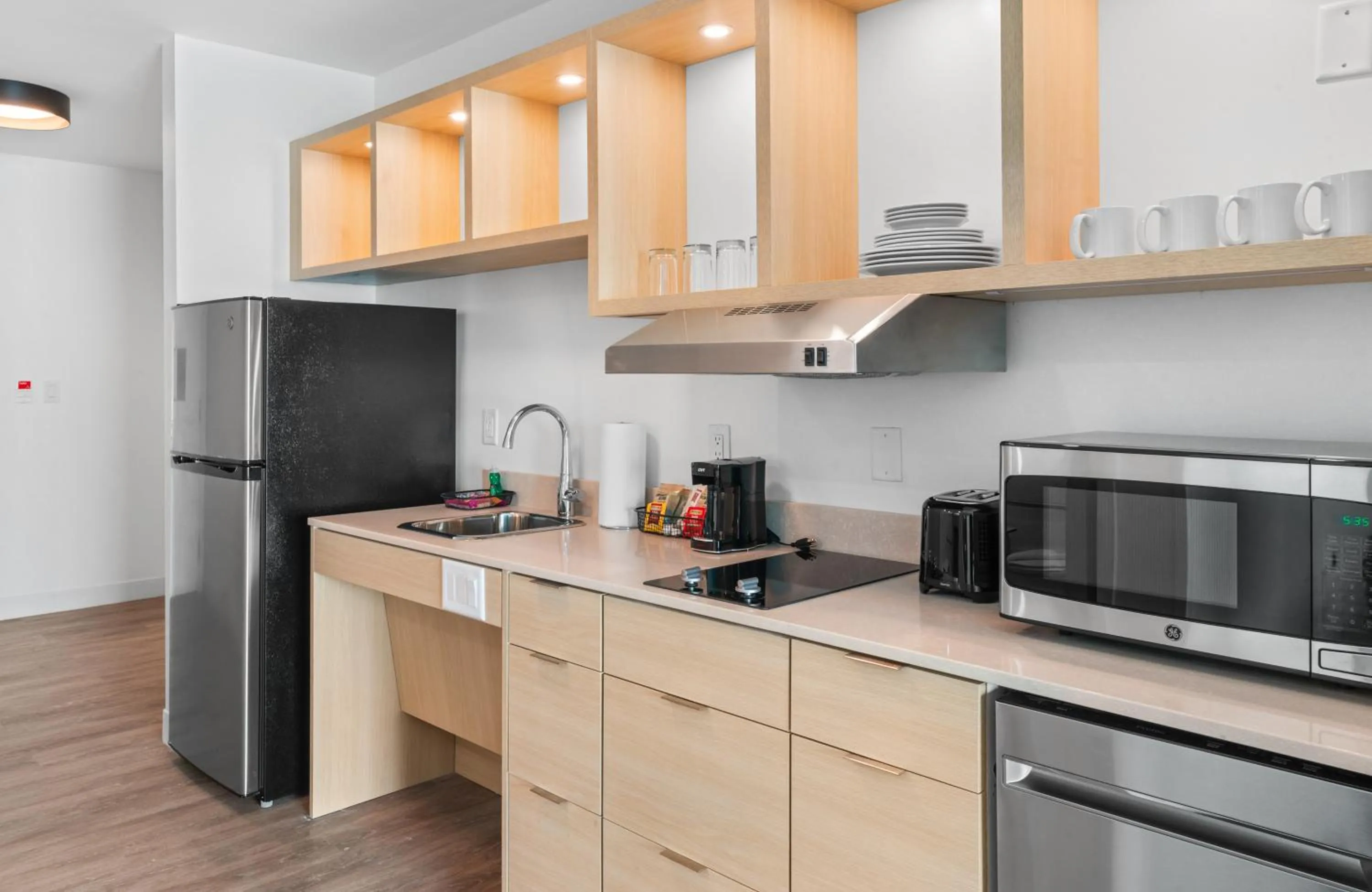 Kitchen or kitchenette in TownePlace Suites Jacksonville Airport
