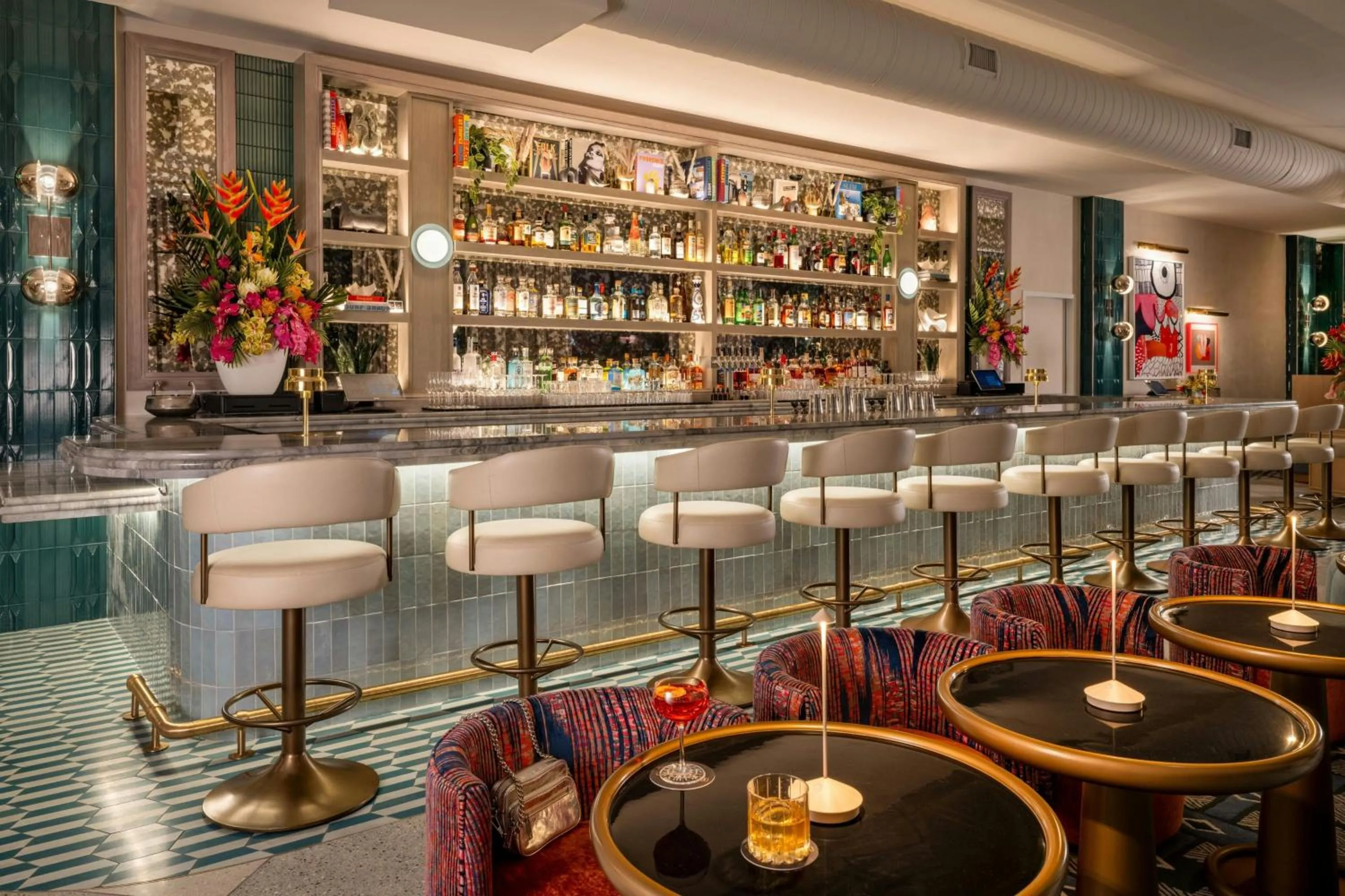 Lounge or bar in Moxy St. Petersburg Downtown