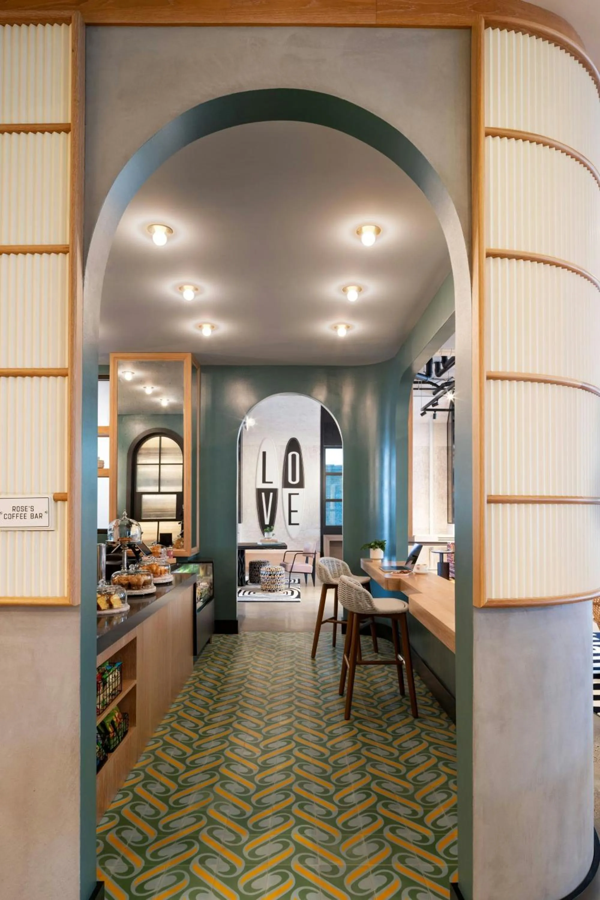 Restaurant/places to eat in Moxy St. Petersburg Downtown