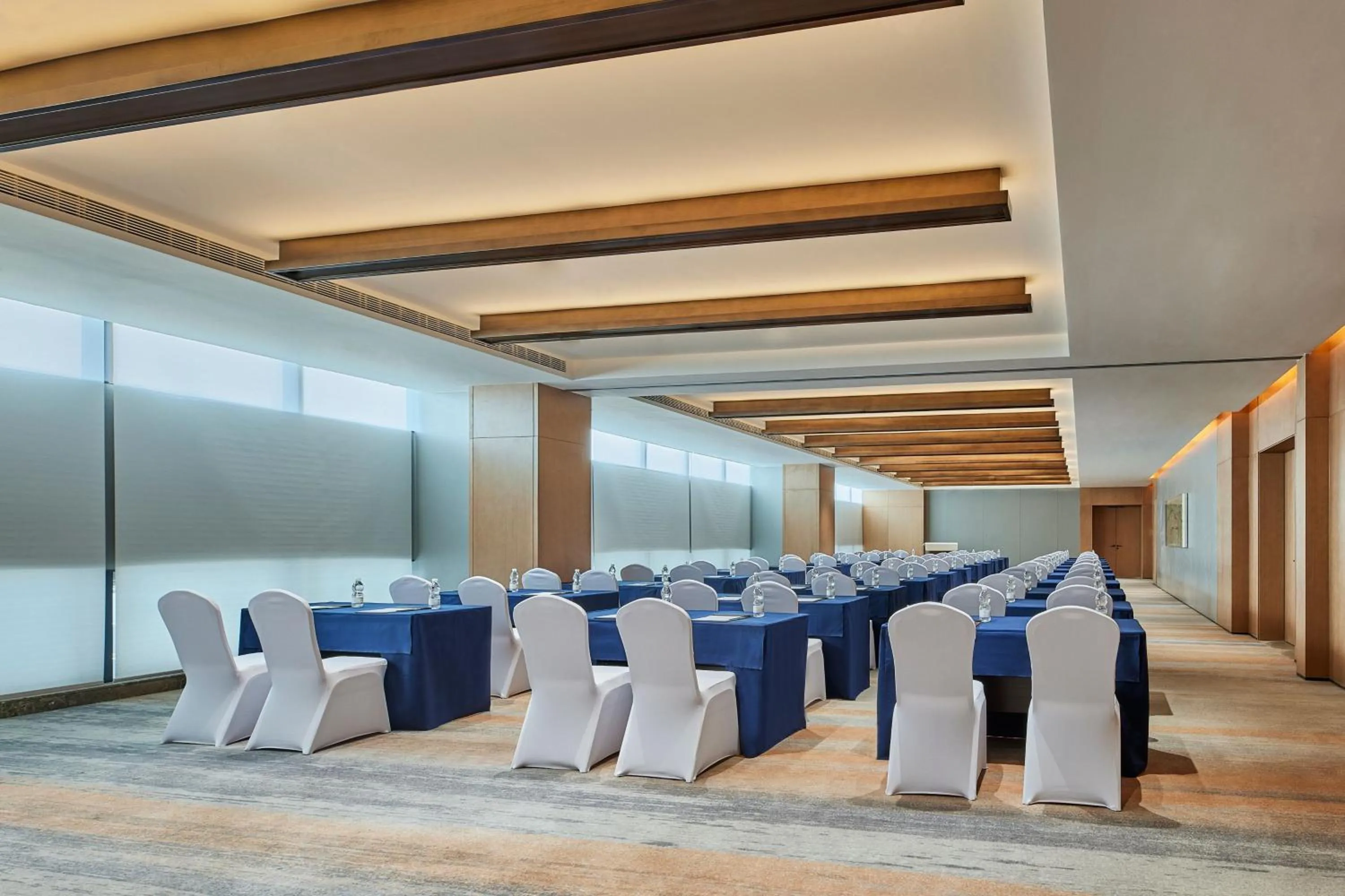 Meeting/conference room in Four Points by Sheraton Xi’an High-Tech Zone