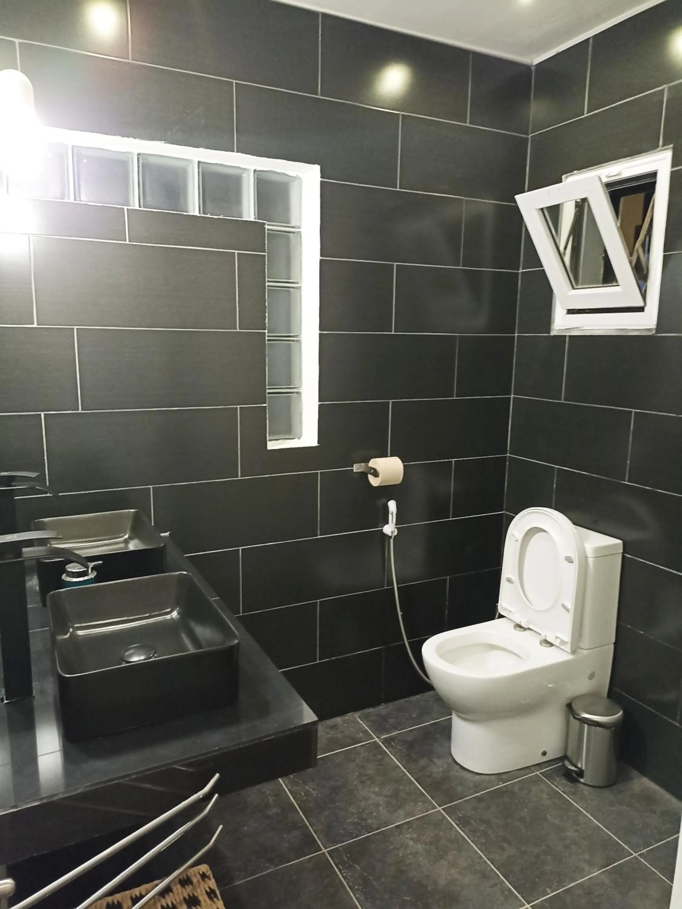 Hôtel Les 12 Collines, Ivato Aéroport