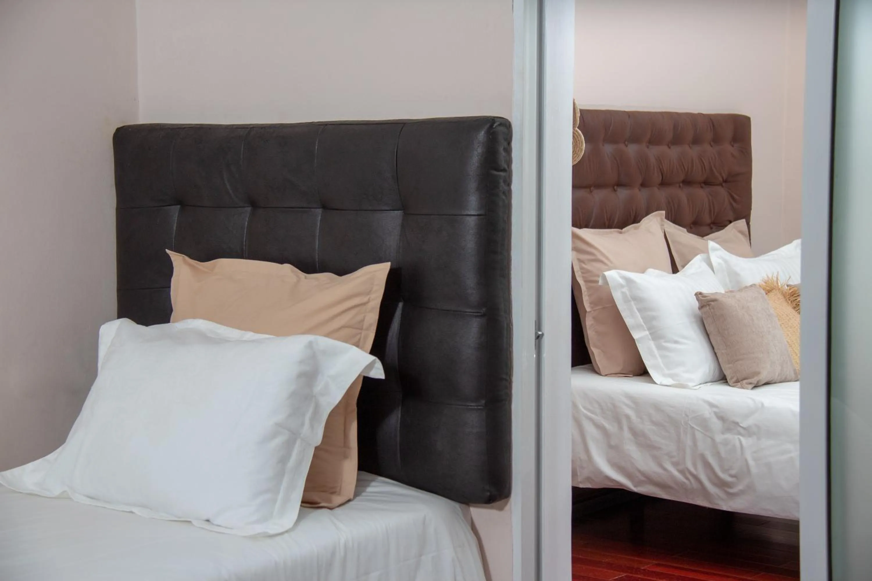 Bedroom, Bed in Hôtel Les 12 Collines, Ivato Aéroport