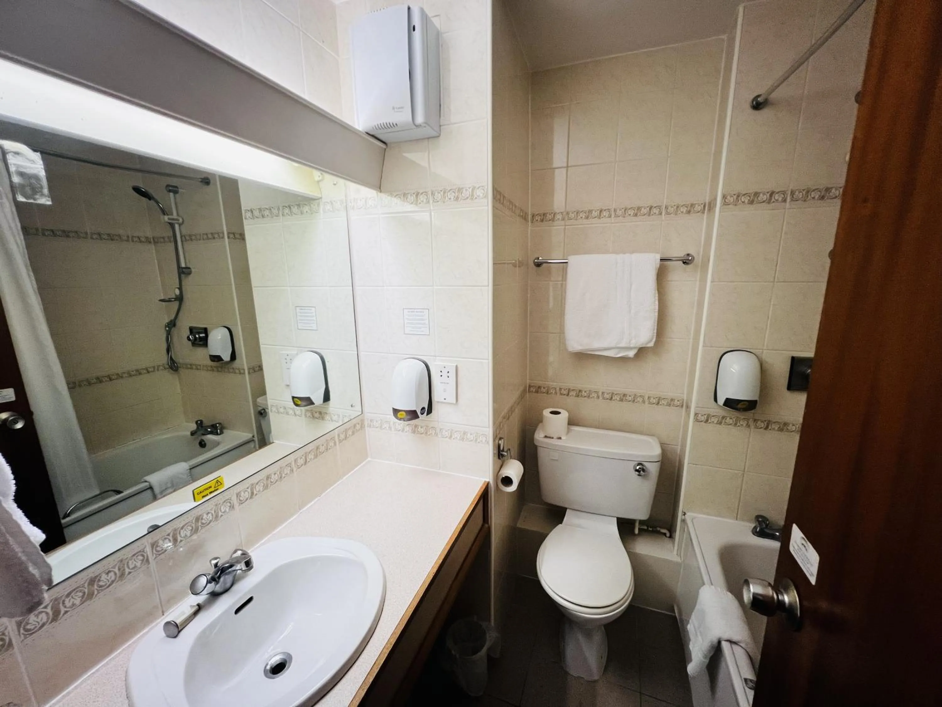 Bathroom in Ox Hotel Carlisle