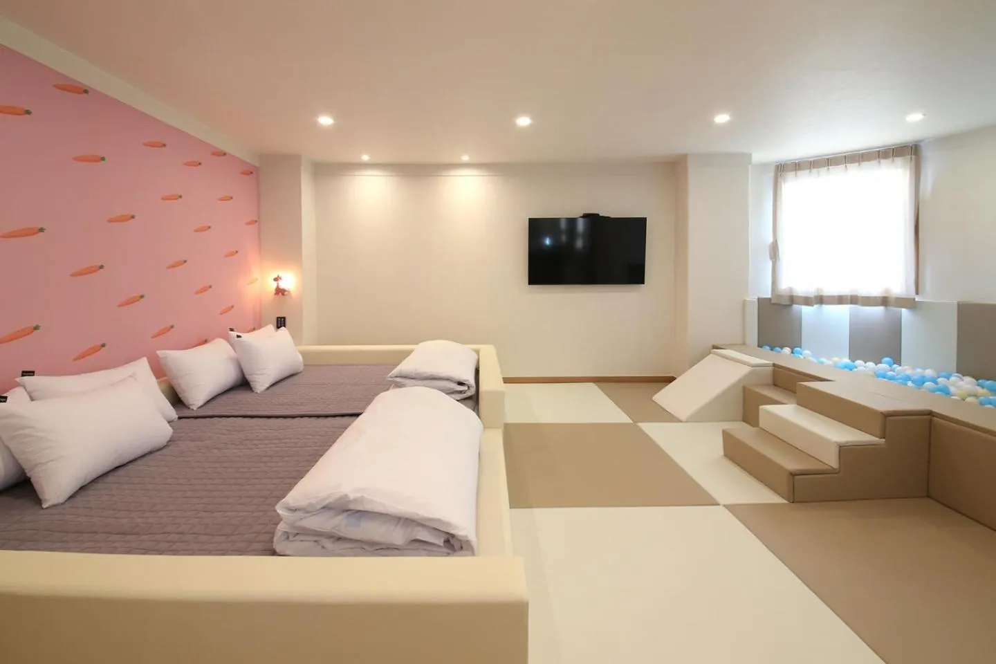 Decorative detail, Bed in MGM Hotel