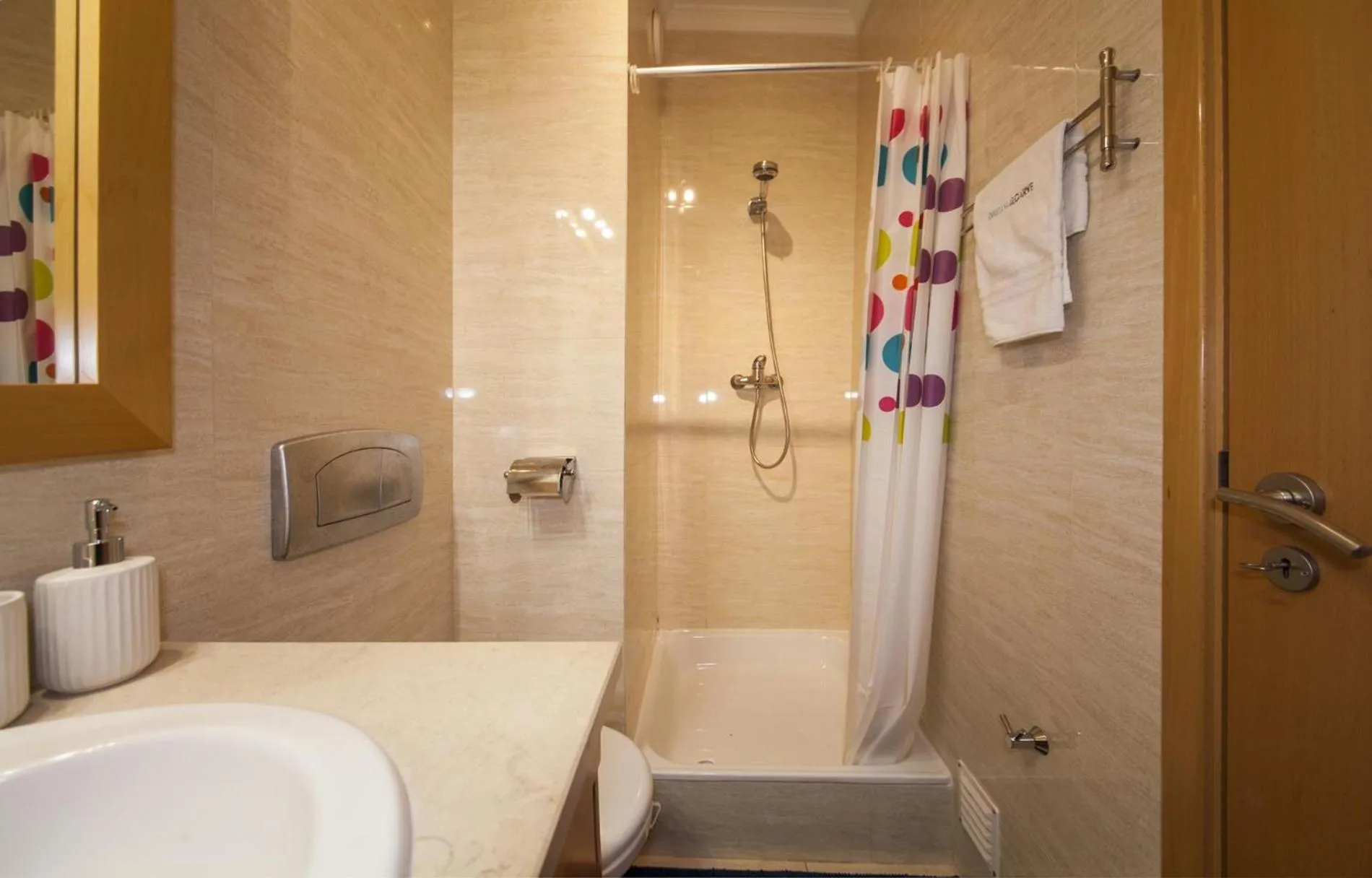 Floor plan in B44 - Alto do Quintao Central Apartment