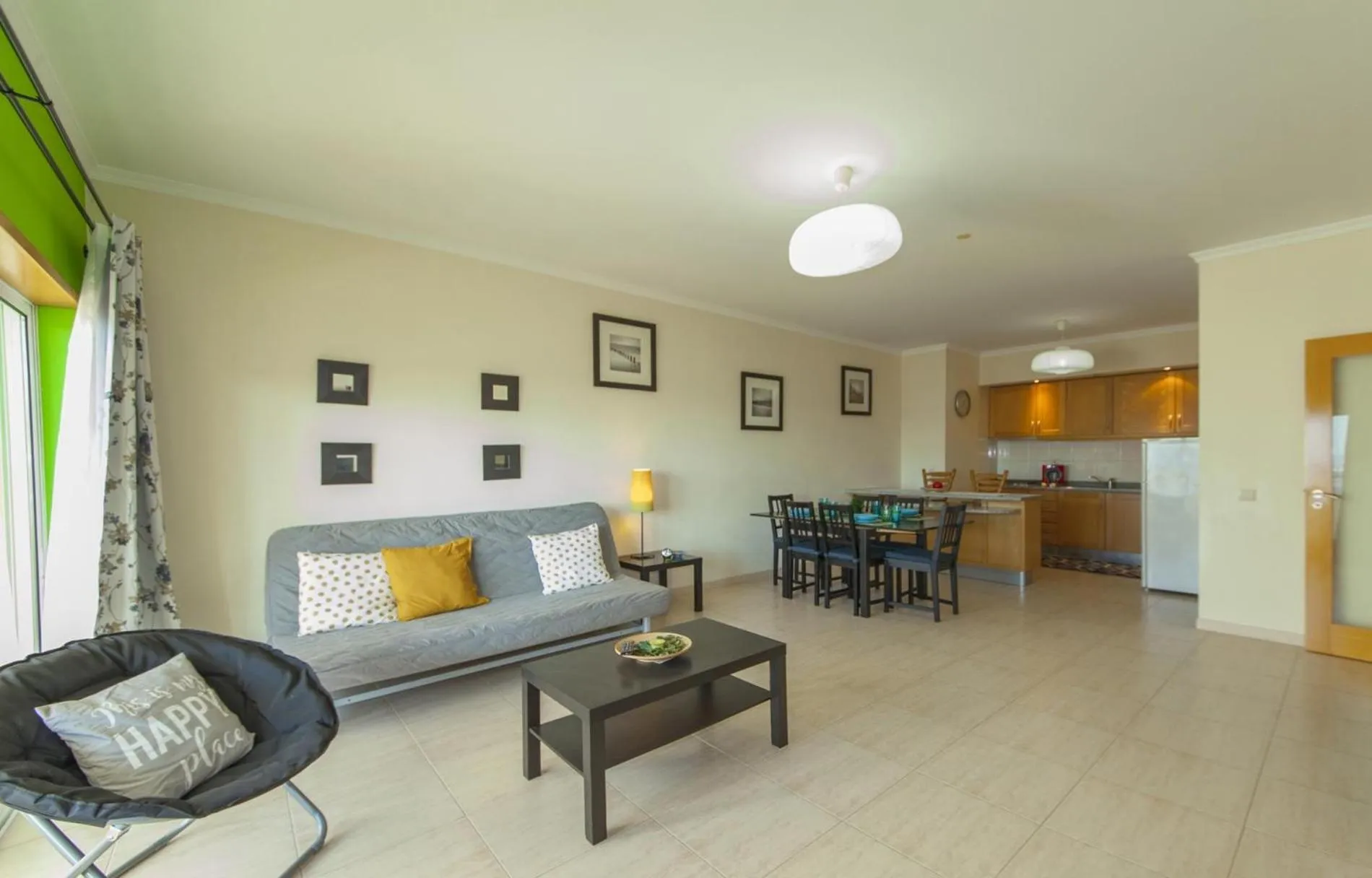 Floor plan in B44 - Alto do Quintao Central Apartment