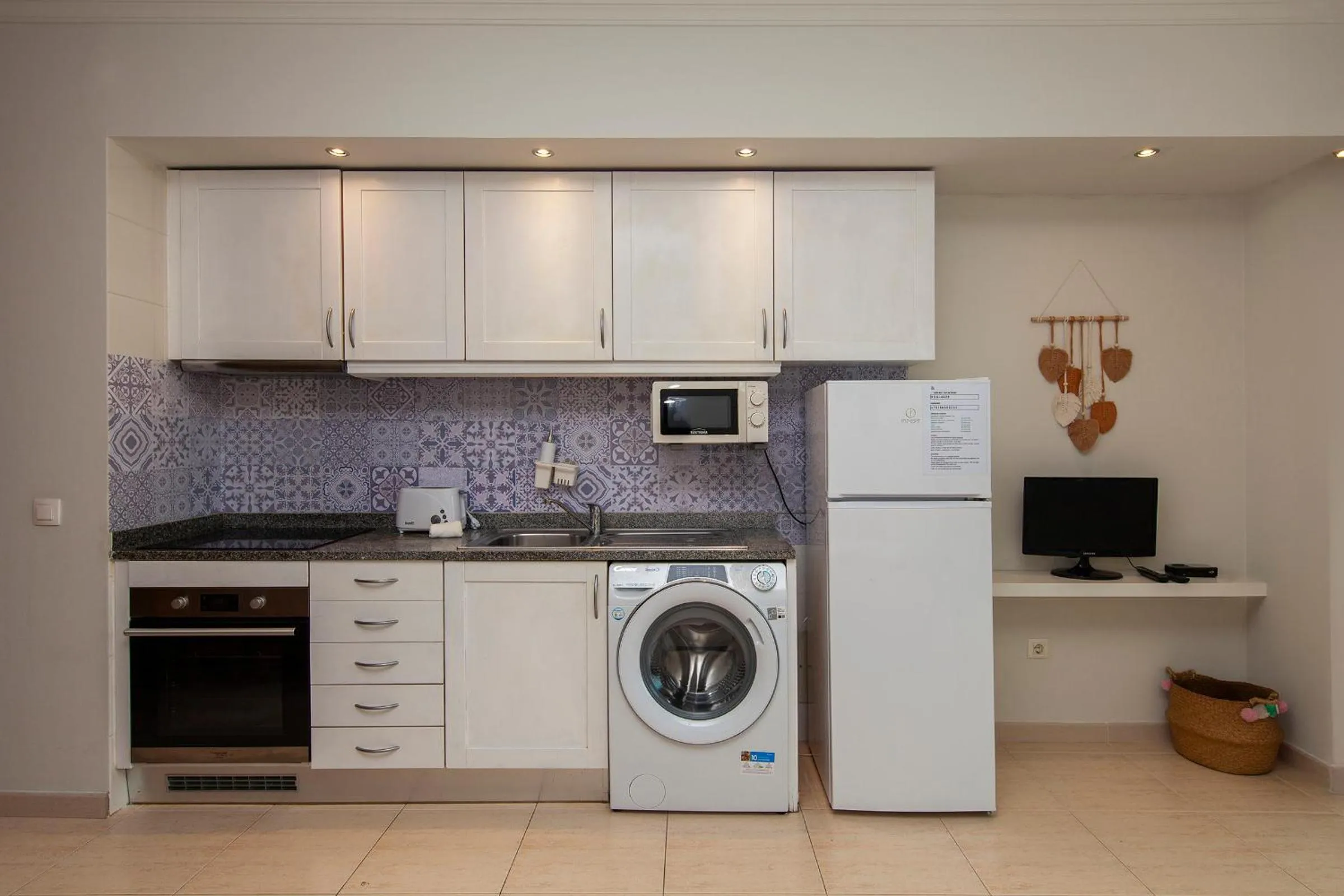 Kitchen or kitchenette in B44 - Alto do Quintao Central Apartment