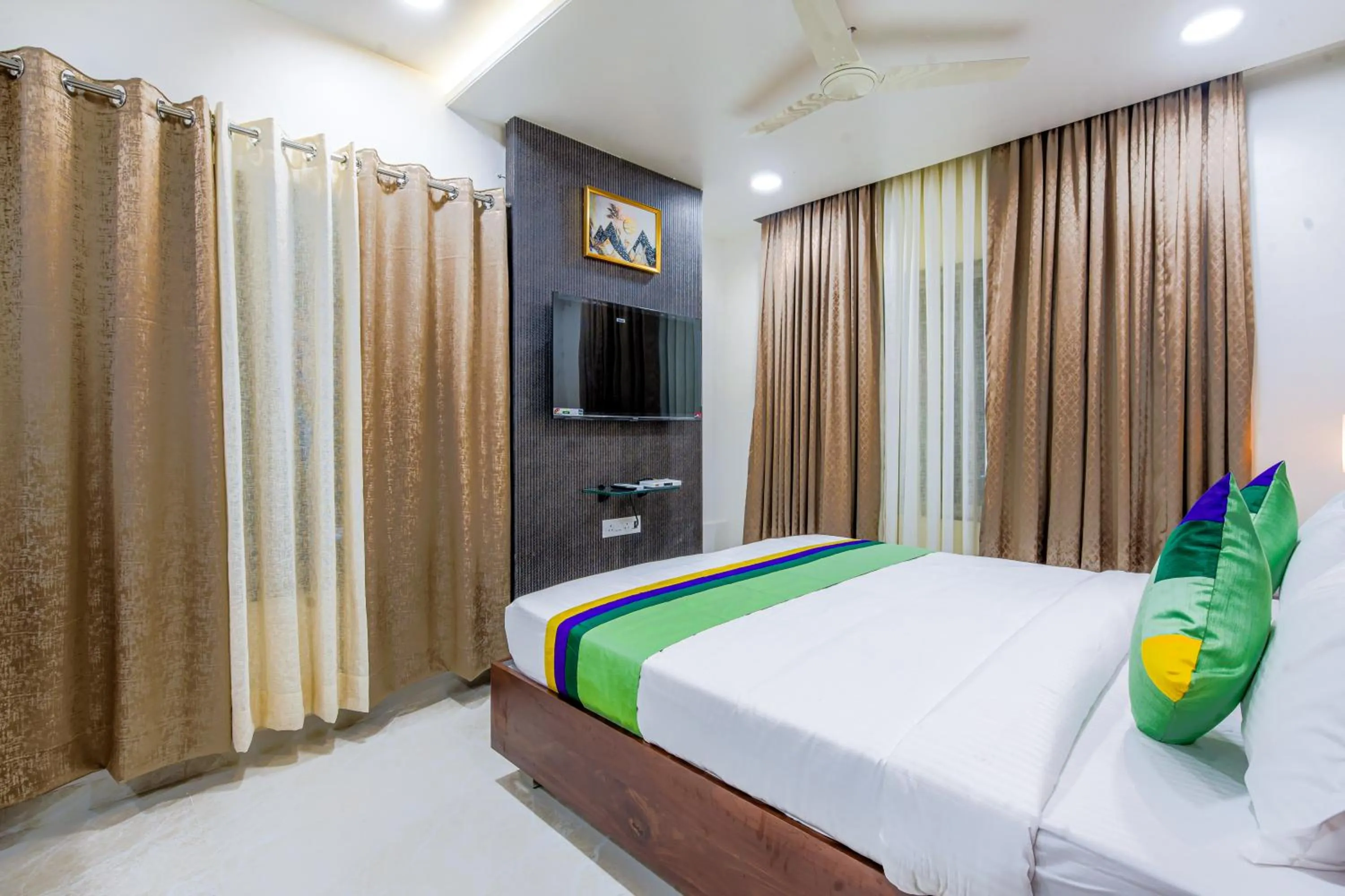 Bedroom, Bed in Treebo A1 Residency, Hingna T Point