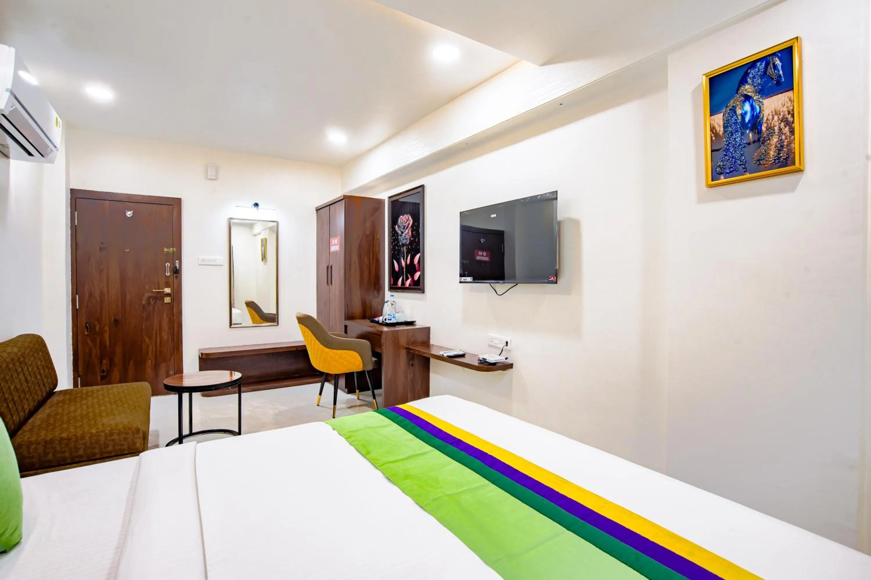 Bedroom, Bed in Treebo A1 Residency, Hingna T Point