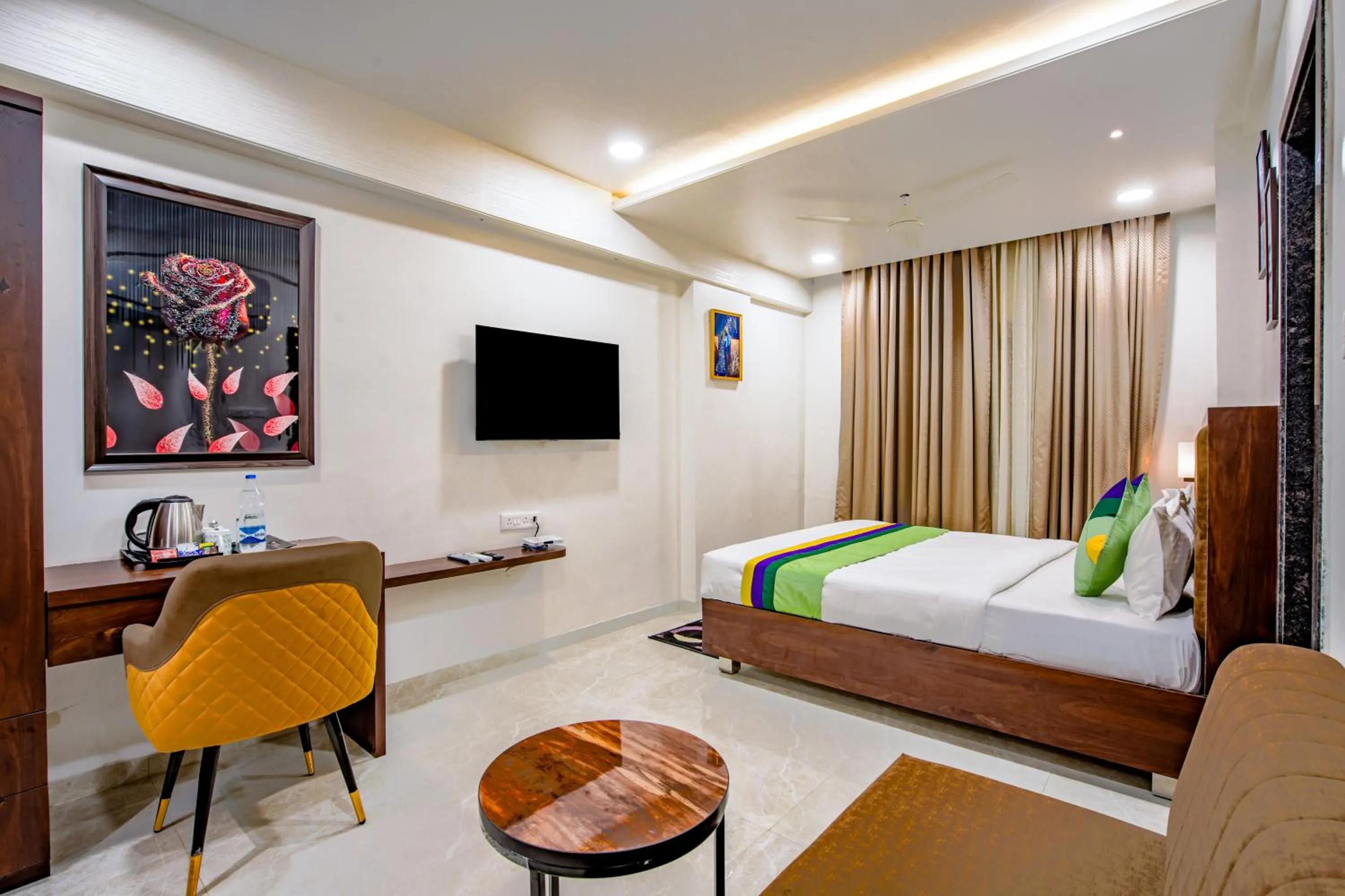 Bedroom, Bed in Treebo A1 Residency, Hingna T Point