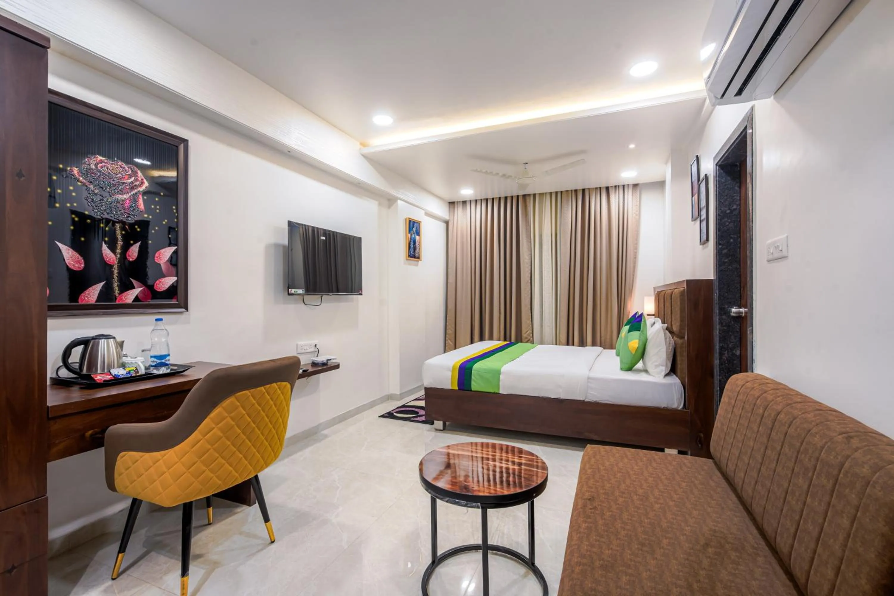 Bedroom, Bed in Treebo A1 Residency, Hingna T Point