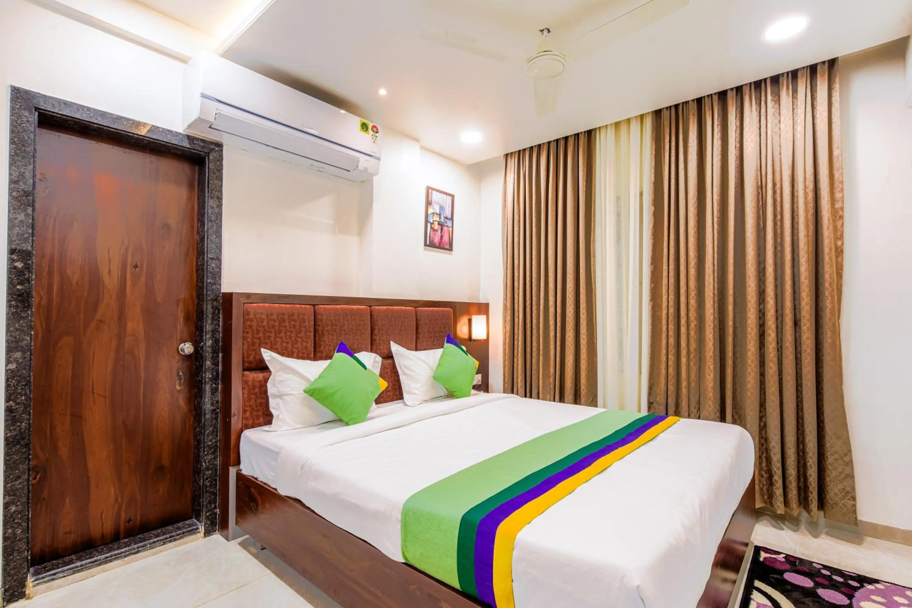 Bedroom, Bed in Treebo A1 Residency, Hingna T Point