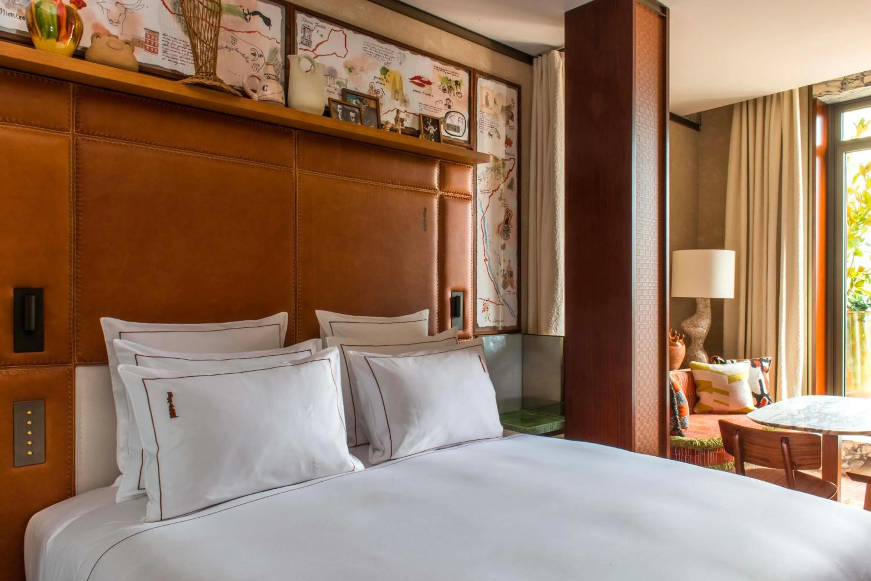 Bed in Brach Madrid - Evok Collection