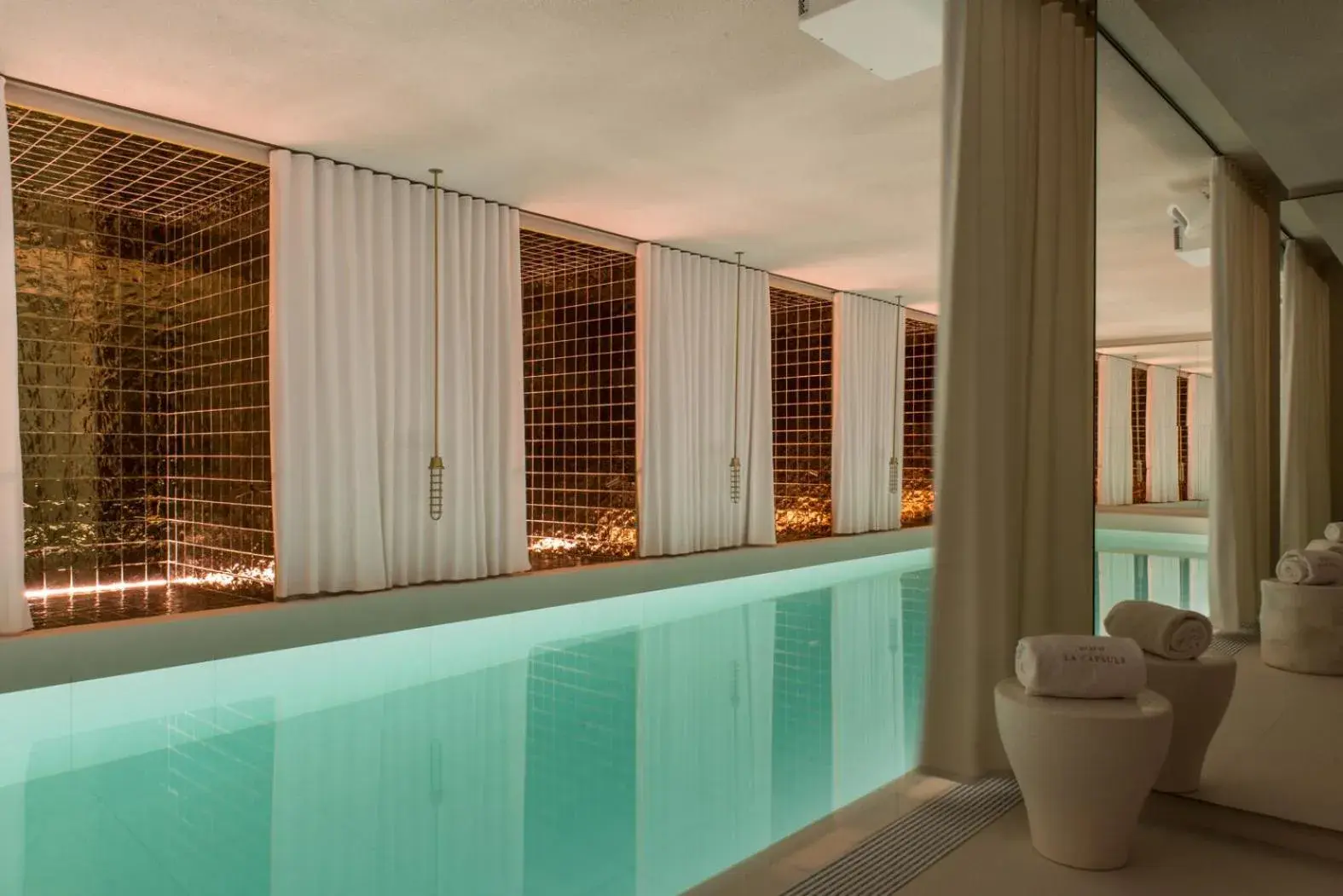 Swimming pool in Brach Madrid - Evok Collection Swimming pool in Brach Madrid - Evok Collection