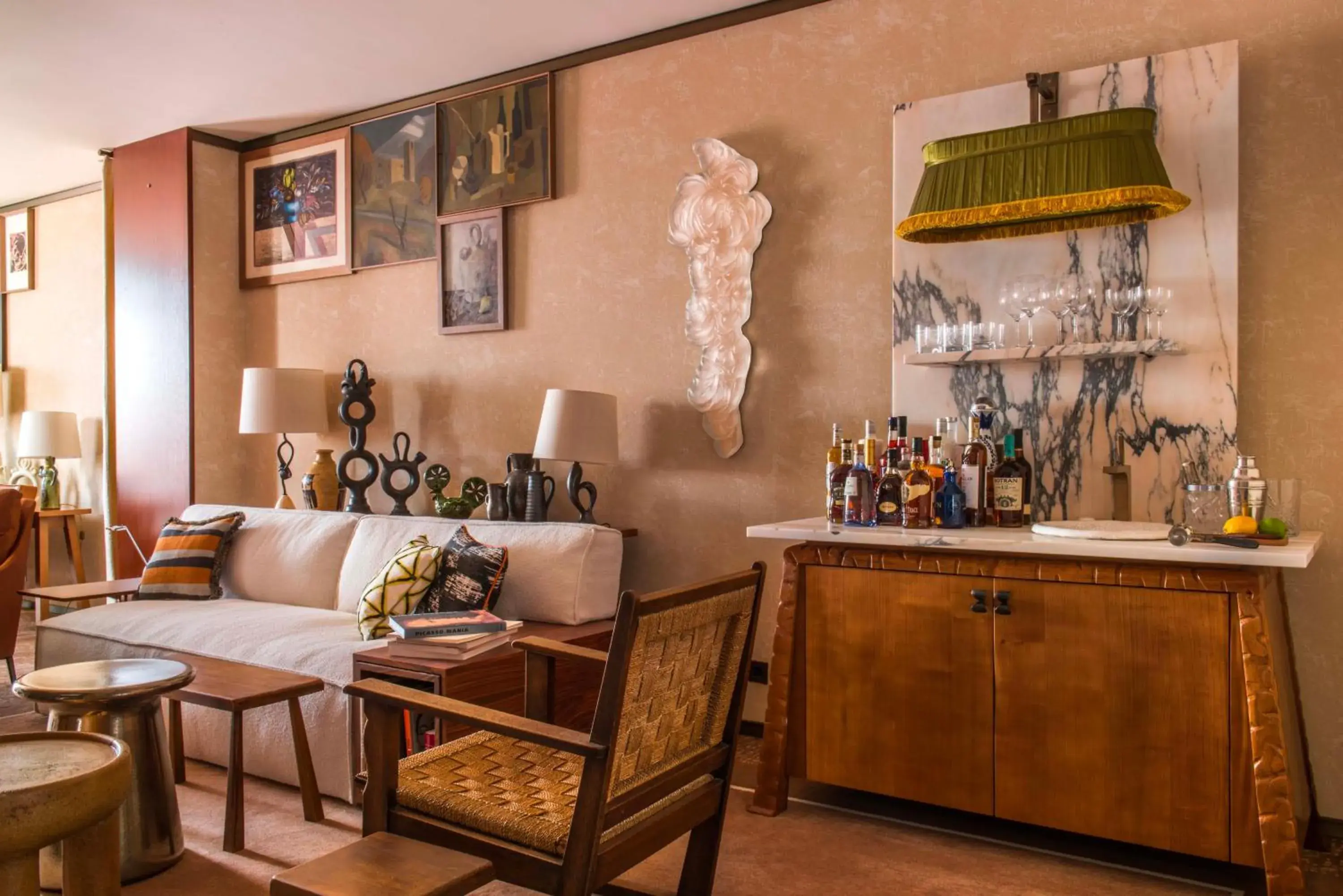 Brach Madrid - Evok Collection Brach Madrid - Evok Collection