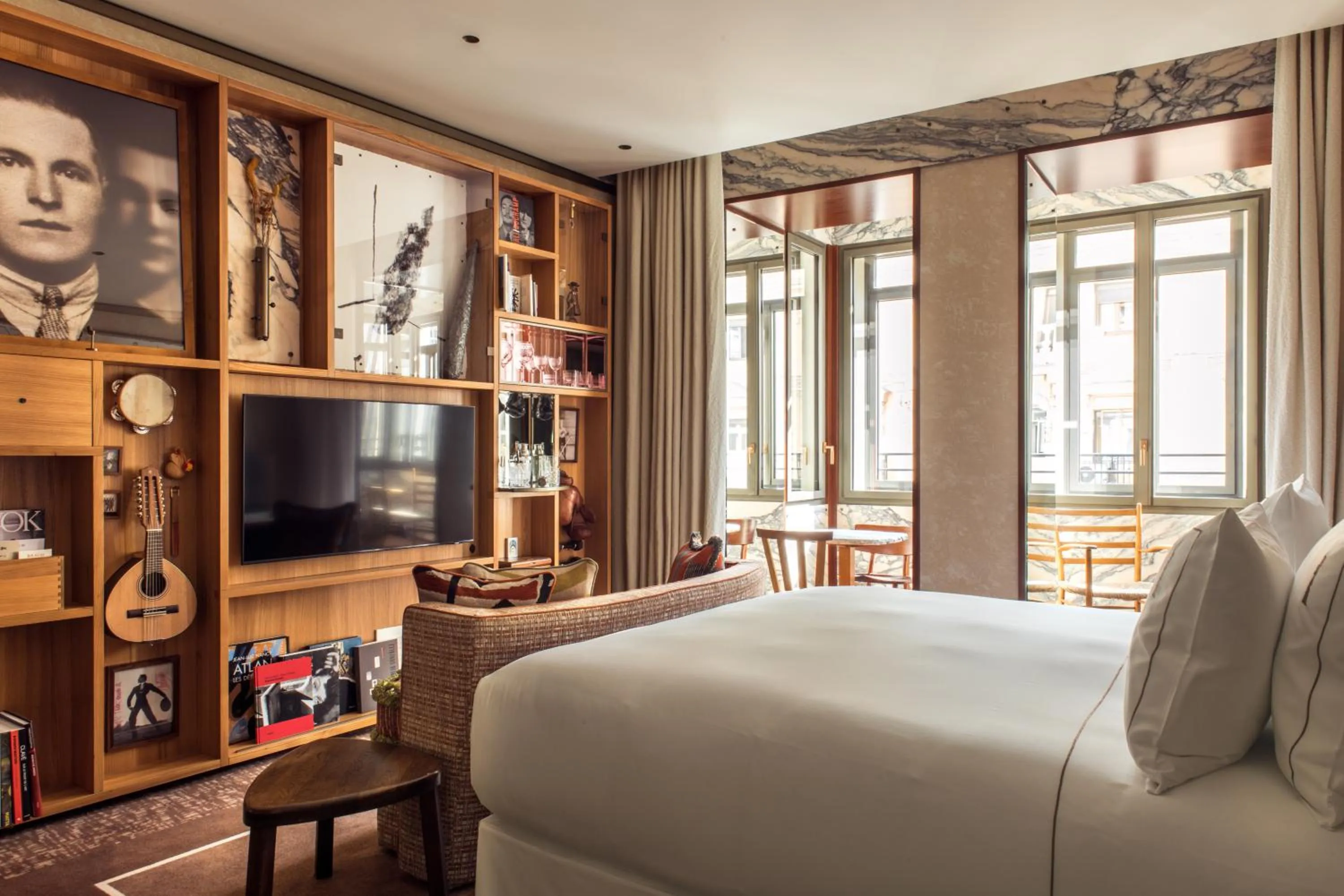 Bed in Brach Madrid - Evok Collection