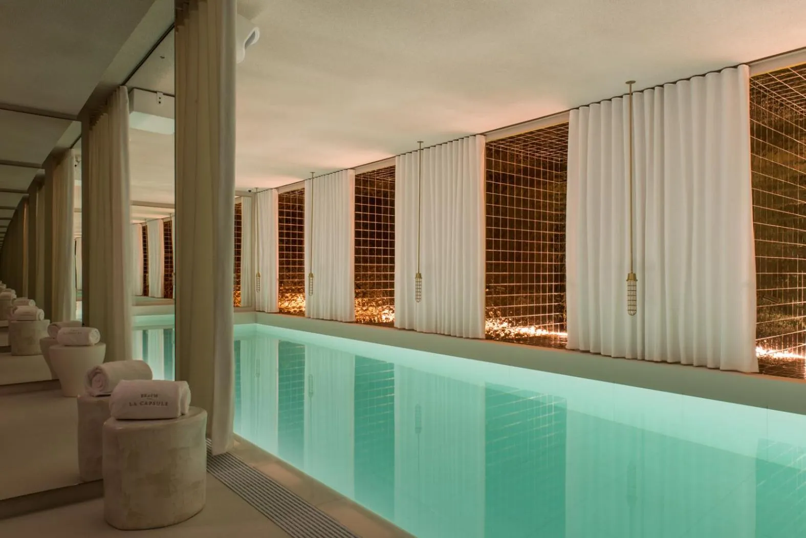 Swimming pool in Brach Madrid - Evok Collection