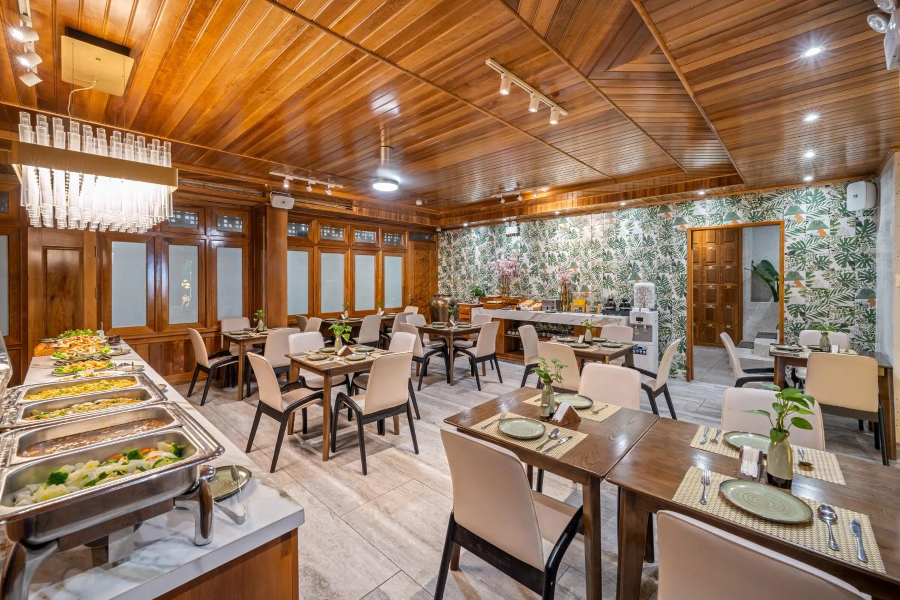 Restaurant/places to eat in Mixay Boutique Hotel Da Nang