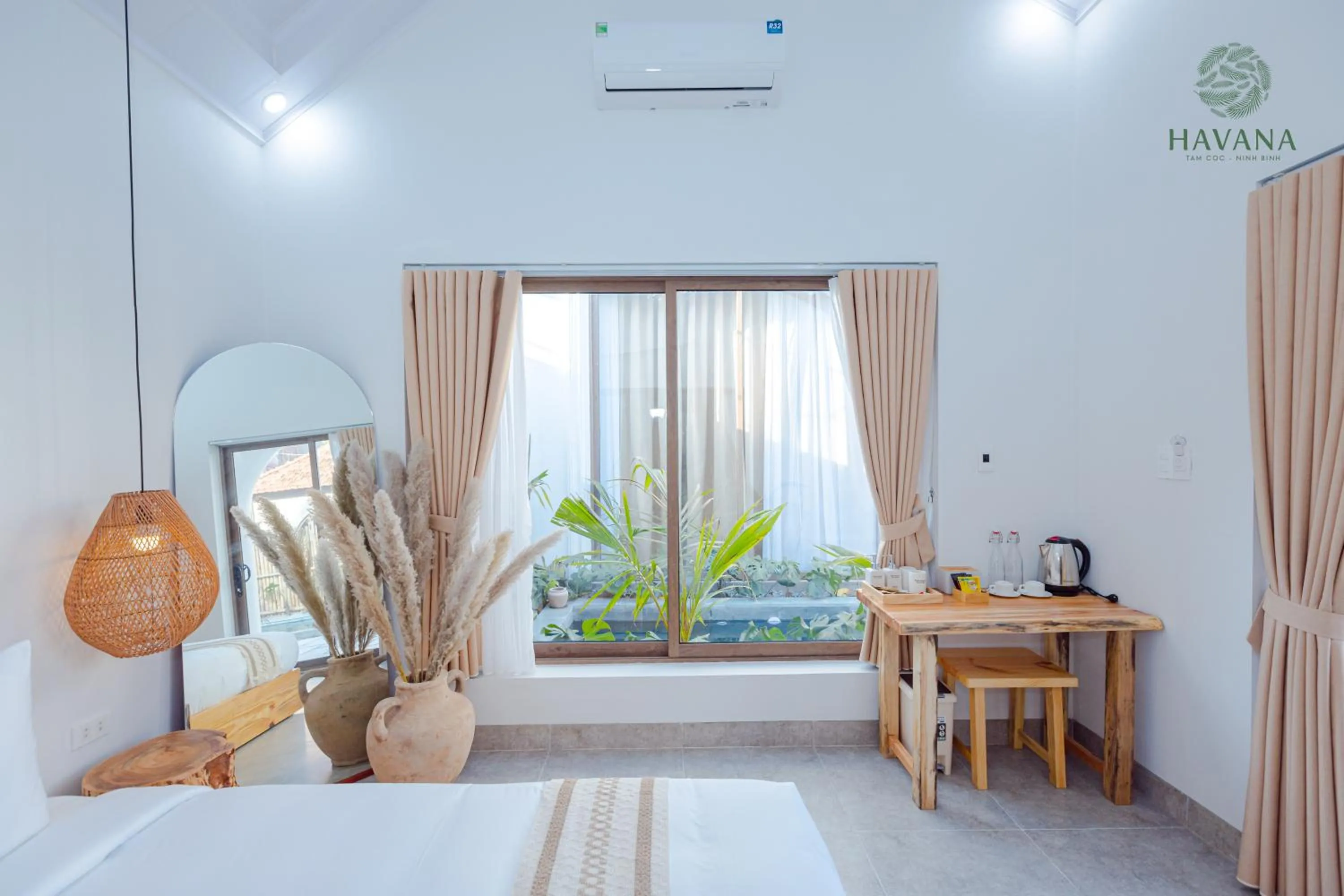 Bed in Havana Tam Coc Ninh Binh