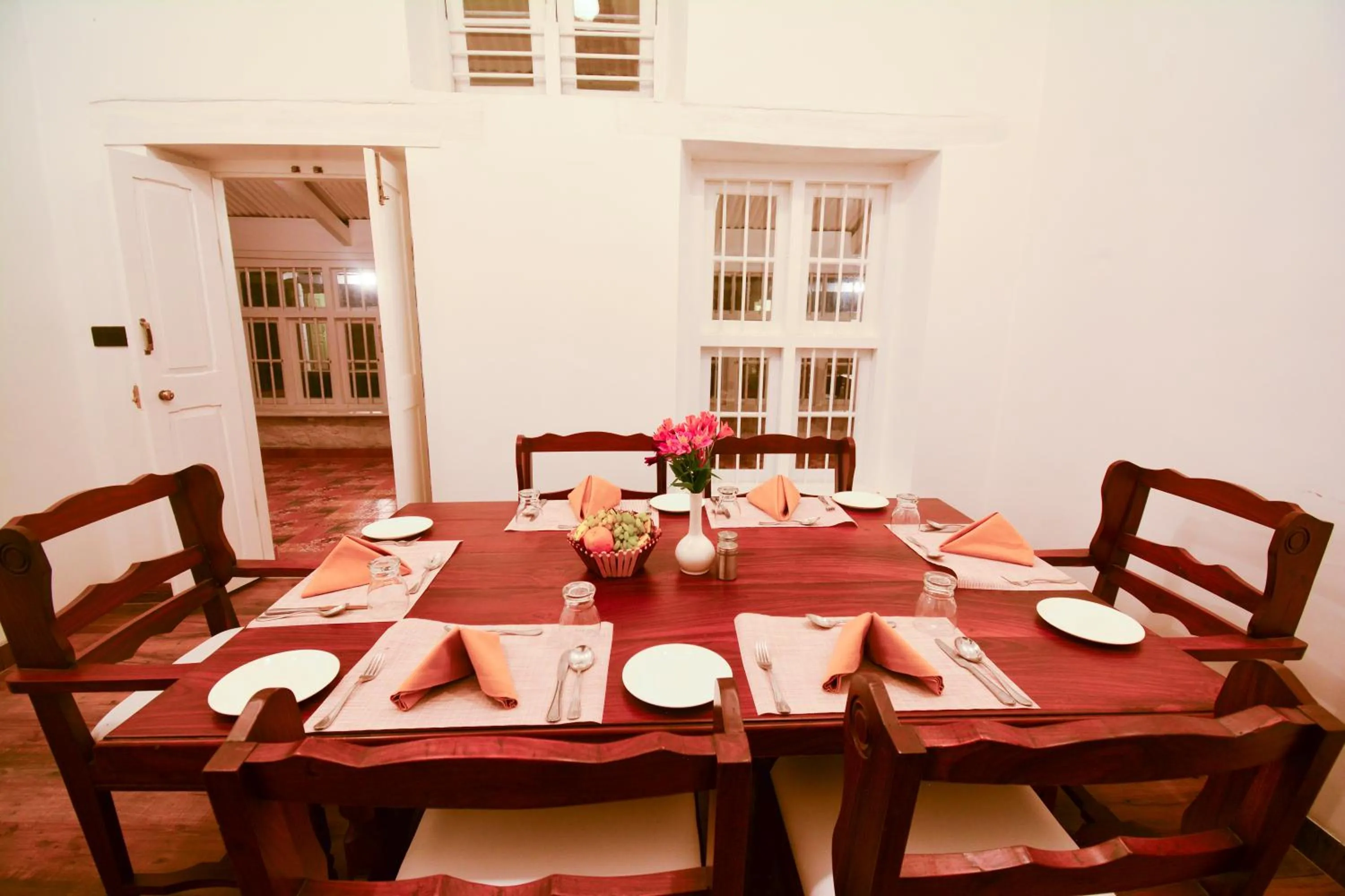 Food and drinks in Craigmore By Kodai Resort Hotel