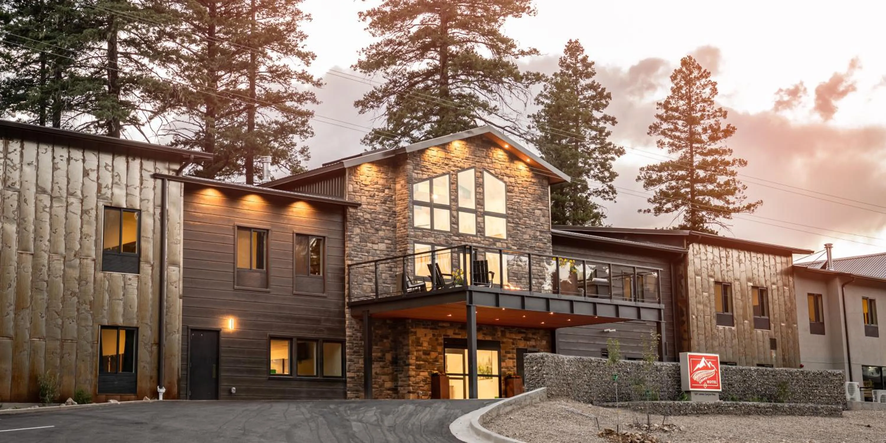 Property building in Grand Cloudcroft Hotel