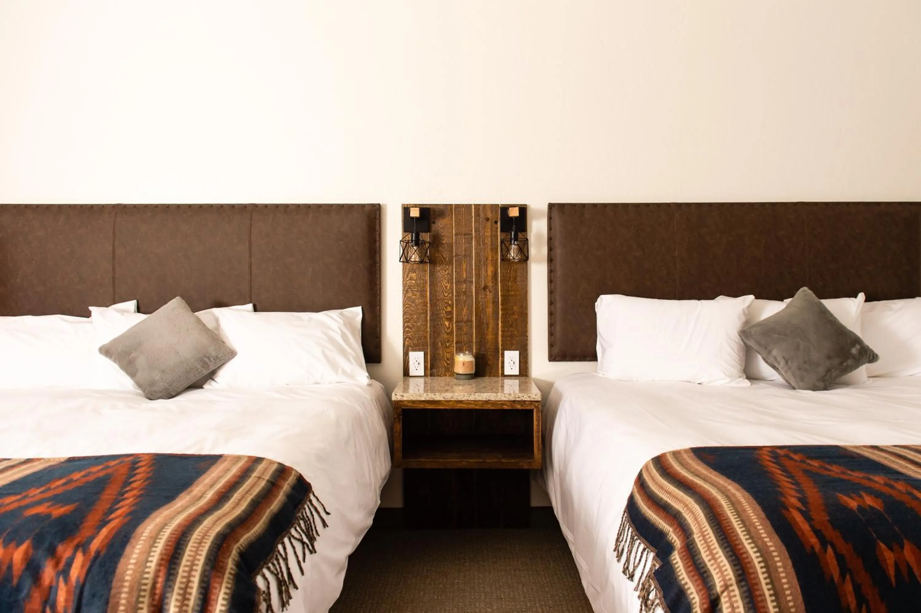 Bedroom, Bed in Grand Cloudcroft Hotel