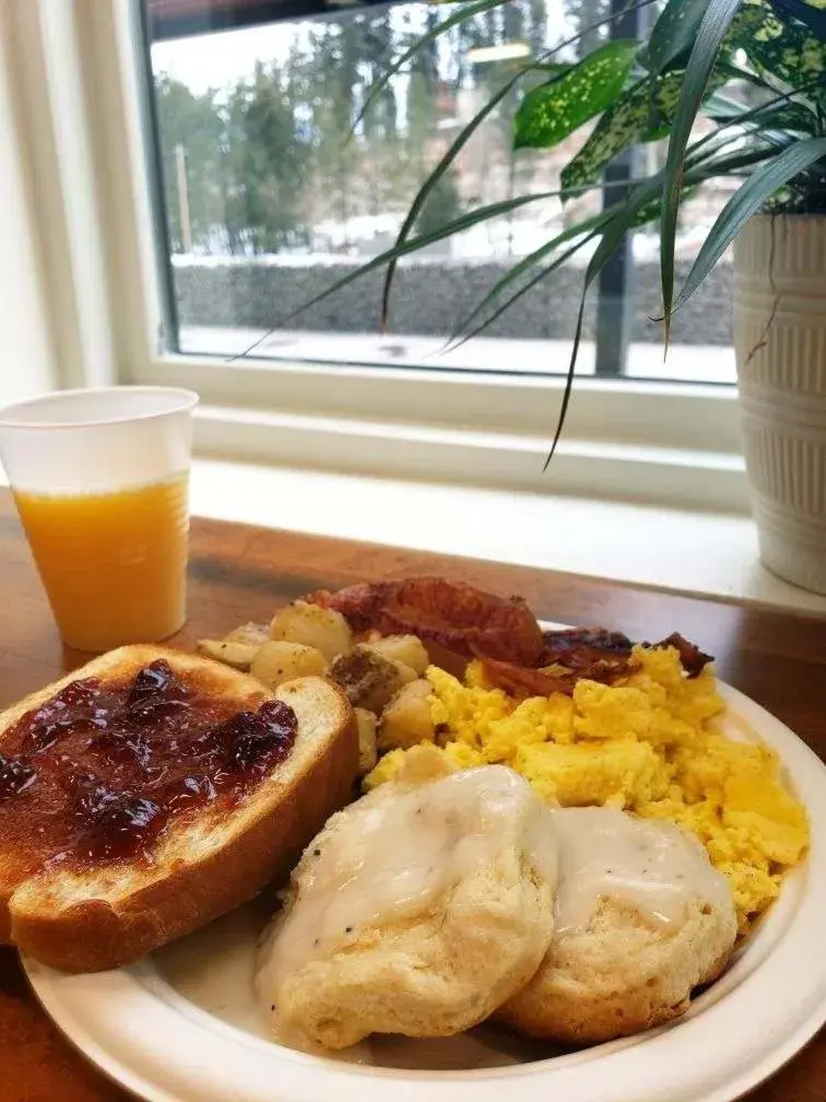Breakfast in Grand Cloudcroft Hotel Breakfast in Grand Cloudcroft Hotel