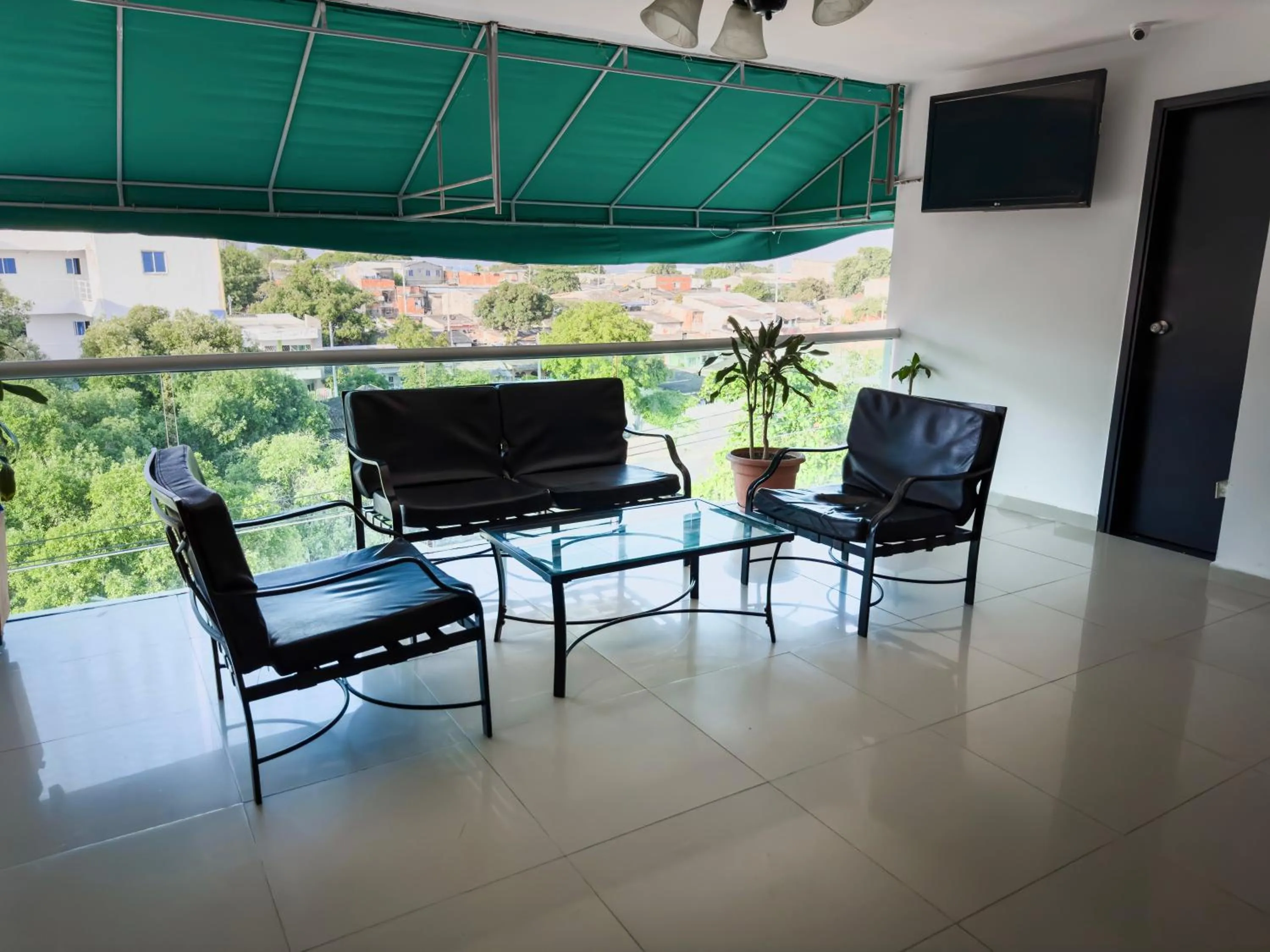 Living room in Hotel bazurto plaza