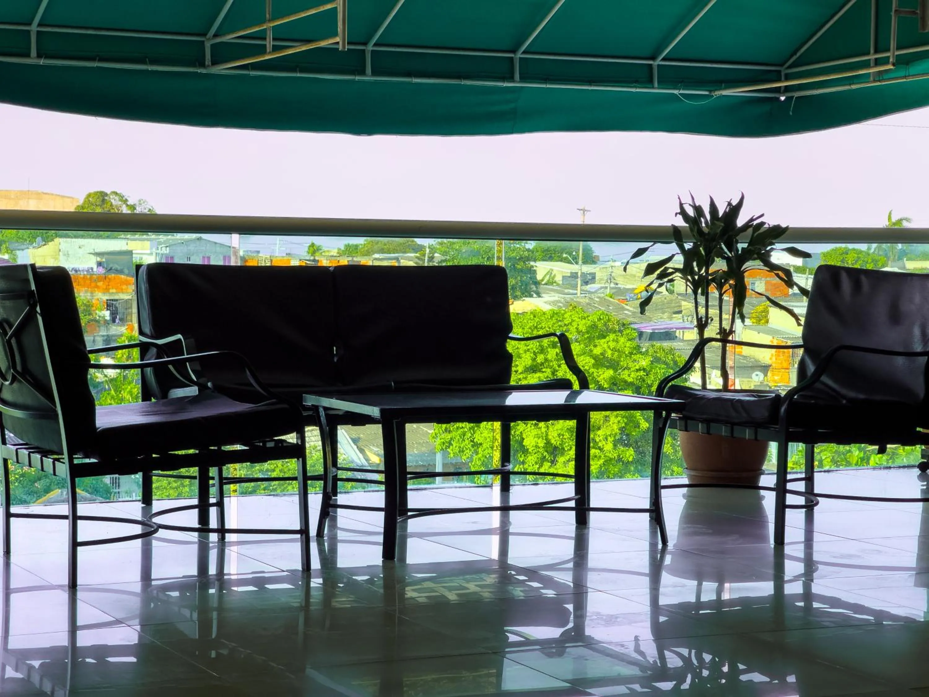 Living room in Hotel bazurto plaza