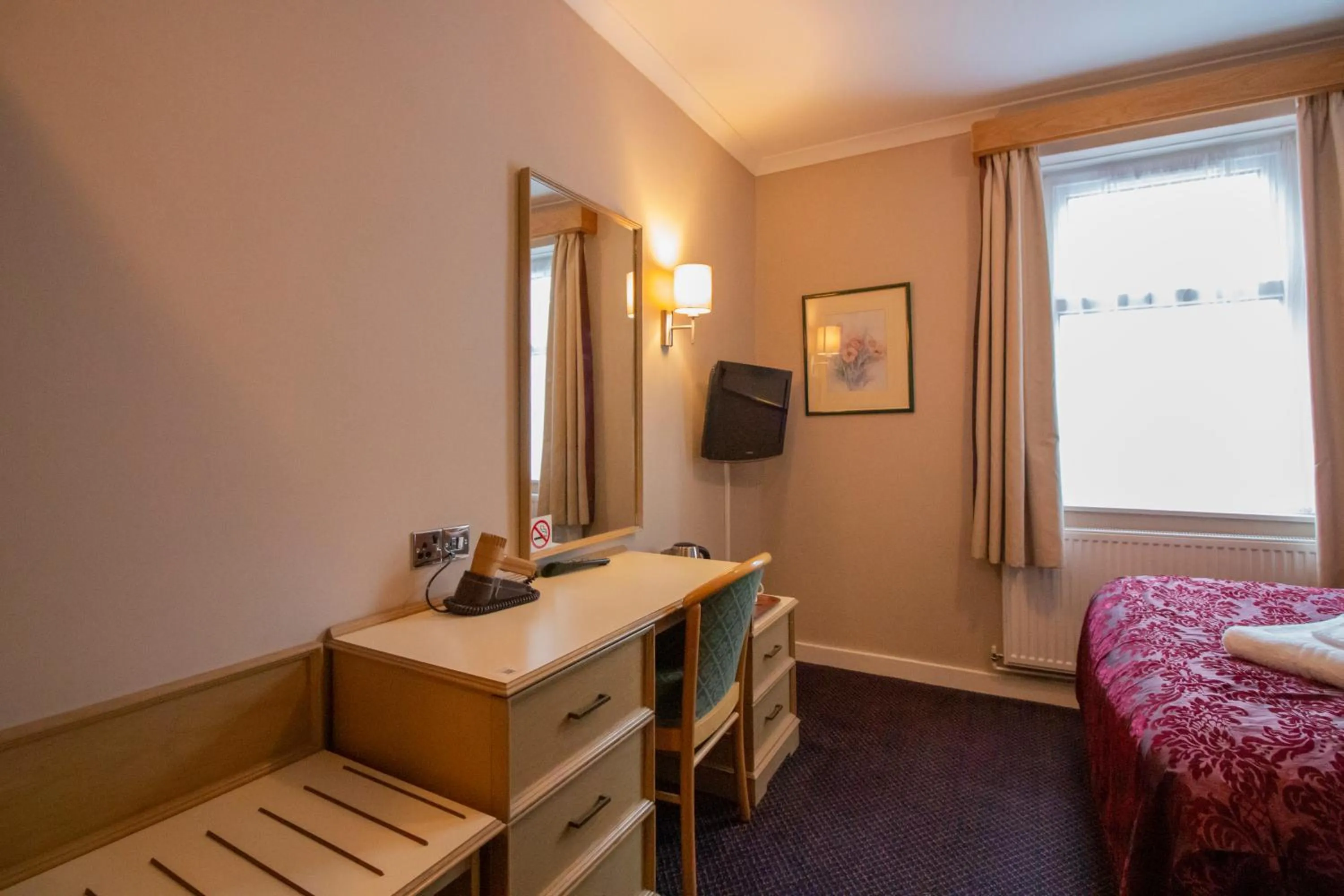 Bedroom, Bed in Westone Manor Hotel