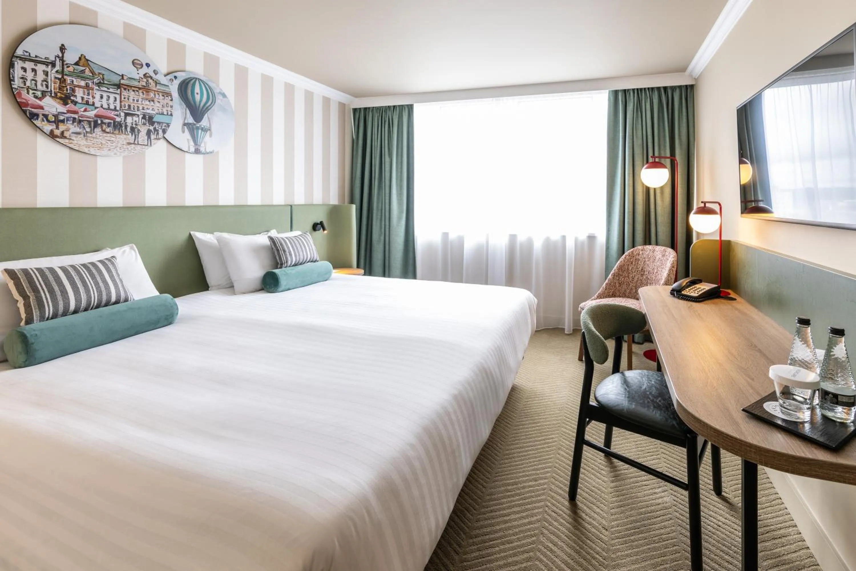 Bedroom, Bed in Mercure Northampton