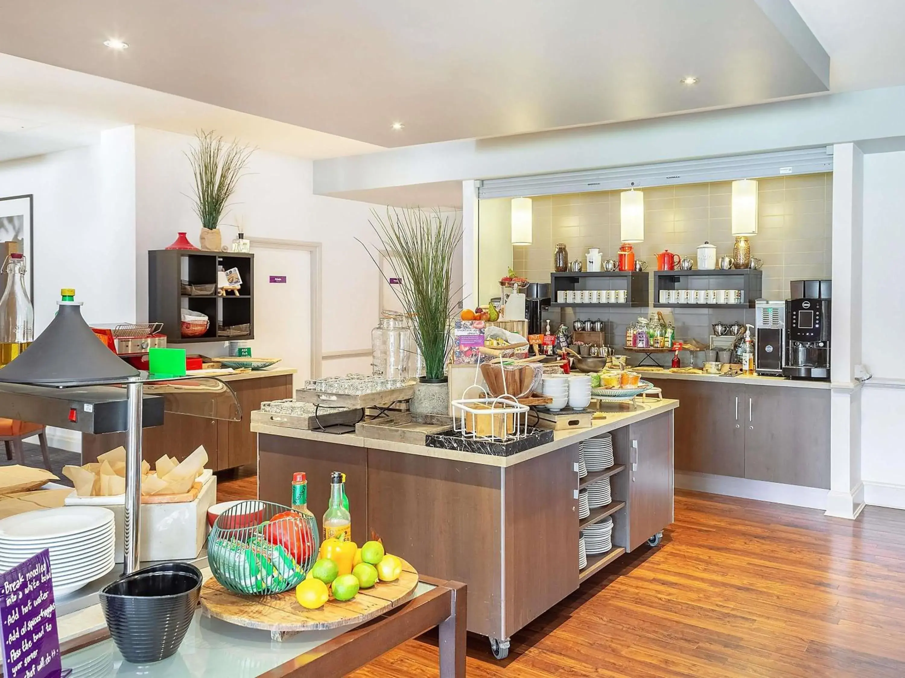 Restaurant/places to eat in Mercure Northampton Restaurant/places to eat in Mercure Northampton