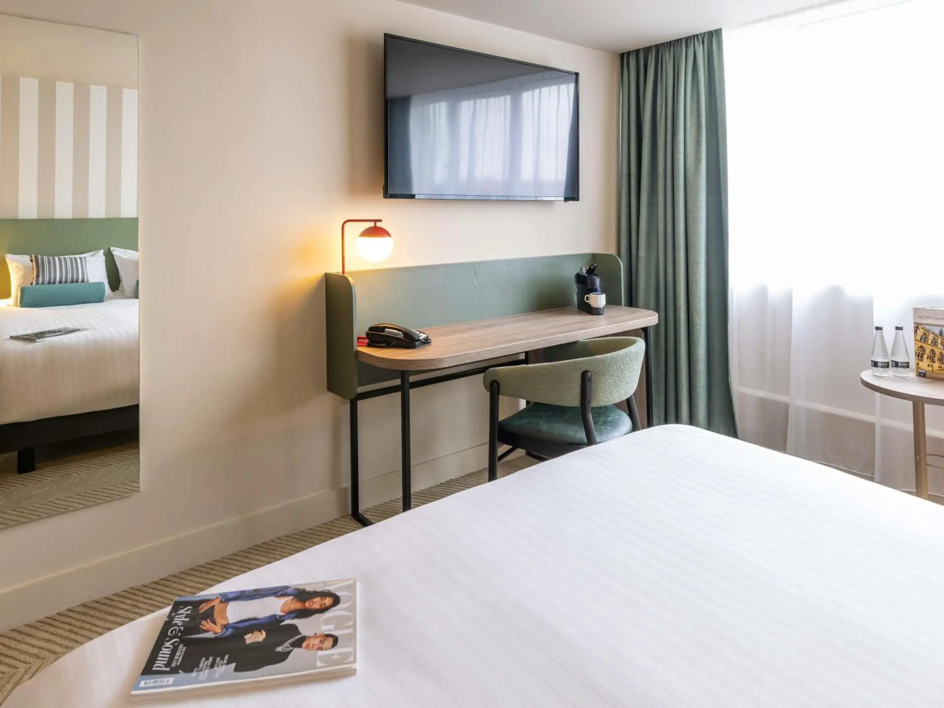 Bedroom, Bed in Mercure Northampton Bedroom, Bed in Mercure Northampton