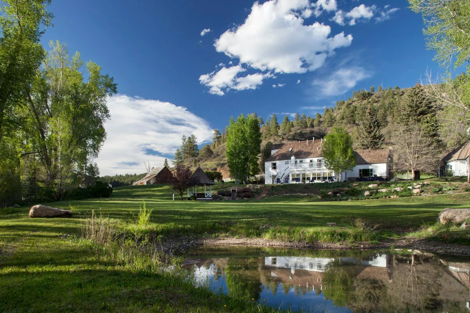 Antlers on the Creek Bed & Breakfast
