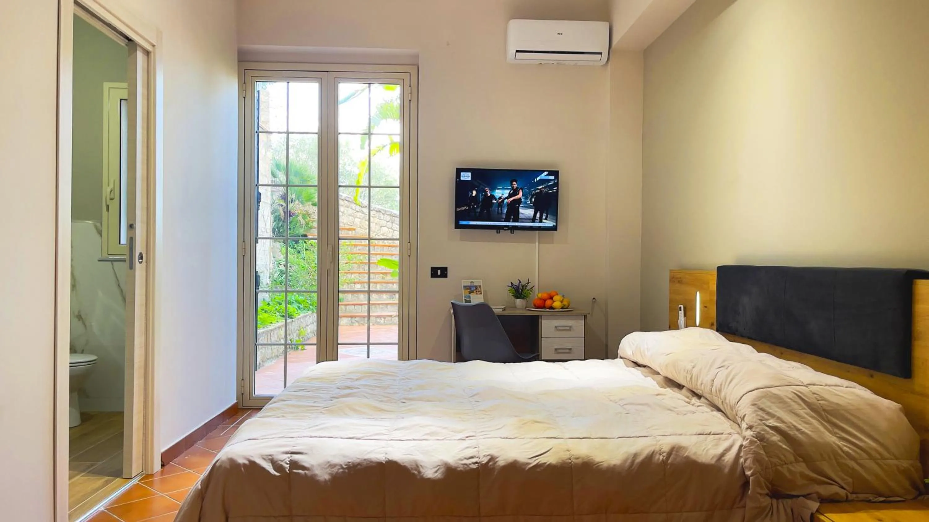 Double Room with Terrace in Country Sicily Home
