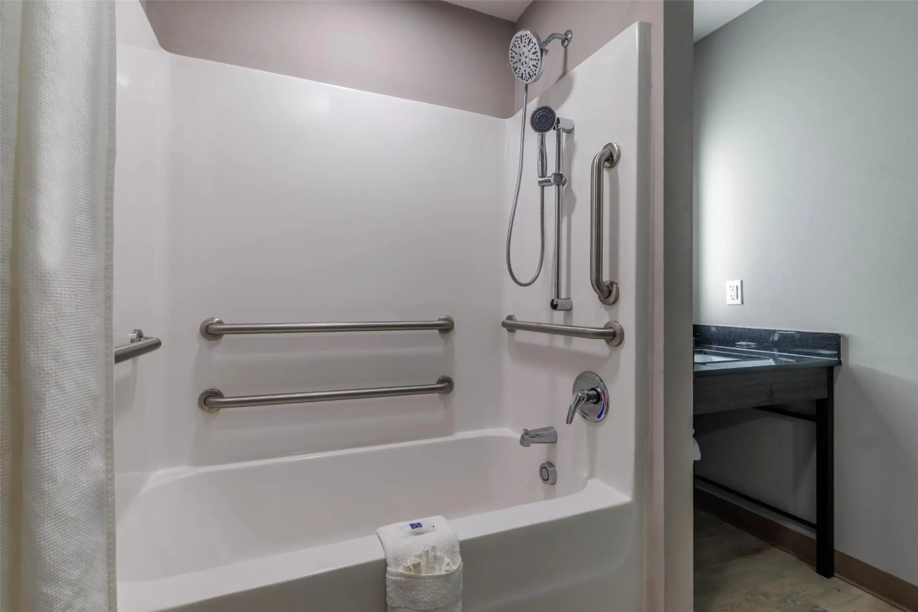 Bedroom in Motel 6 Gonzales, LA Baton Rouge Geismar Prairieville I 10 Bedroom in Motel 6 Gonzales, LA Baton Rouge Geismar Prairieville I 10