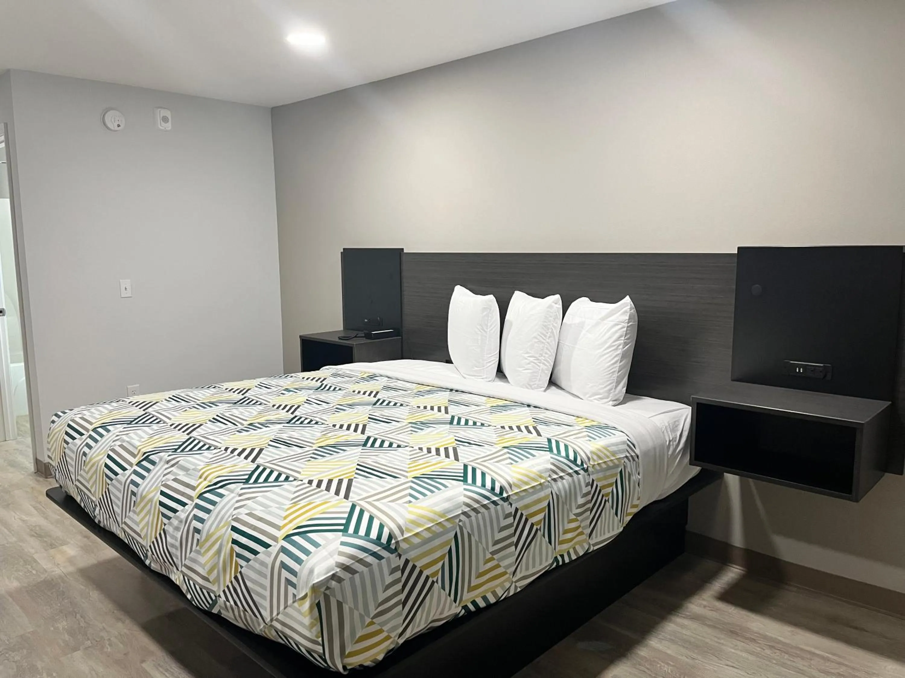 Bedroom, Bed in Motel 6 Gonzales, LA Baton Rouge Geismar Prairieville I 10