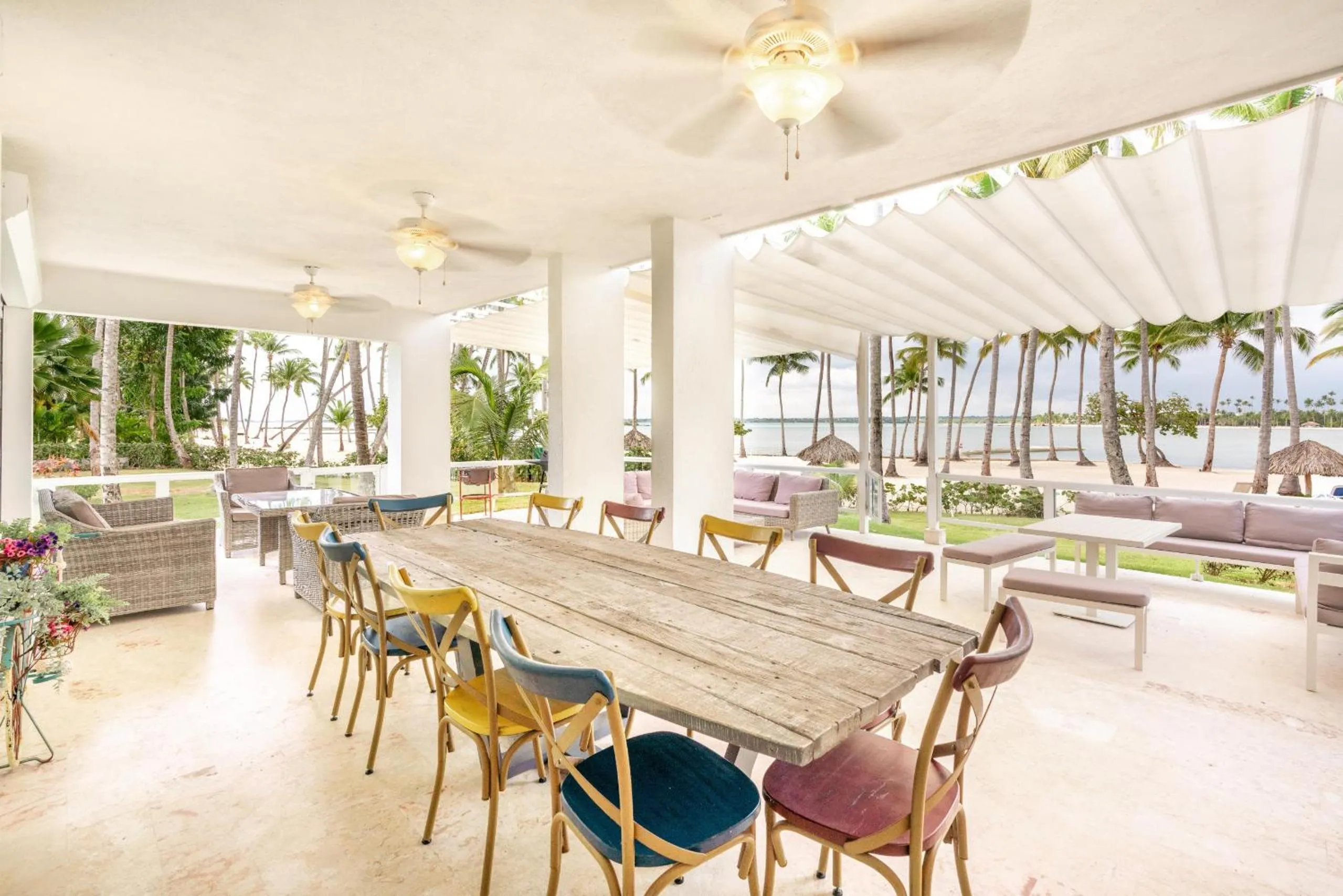 3BR apartment with beach access and ocean view